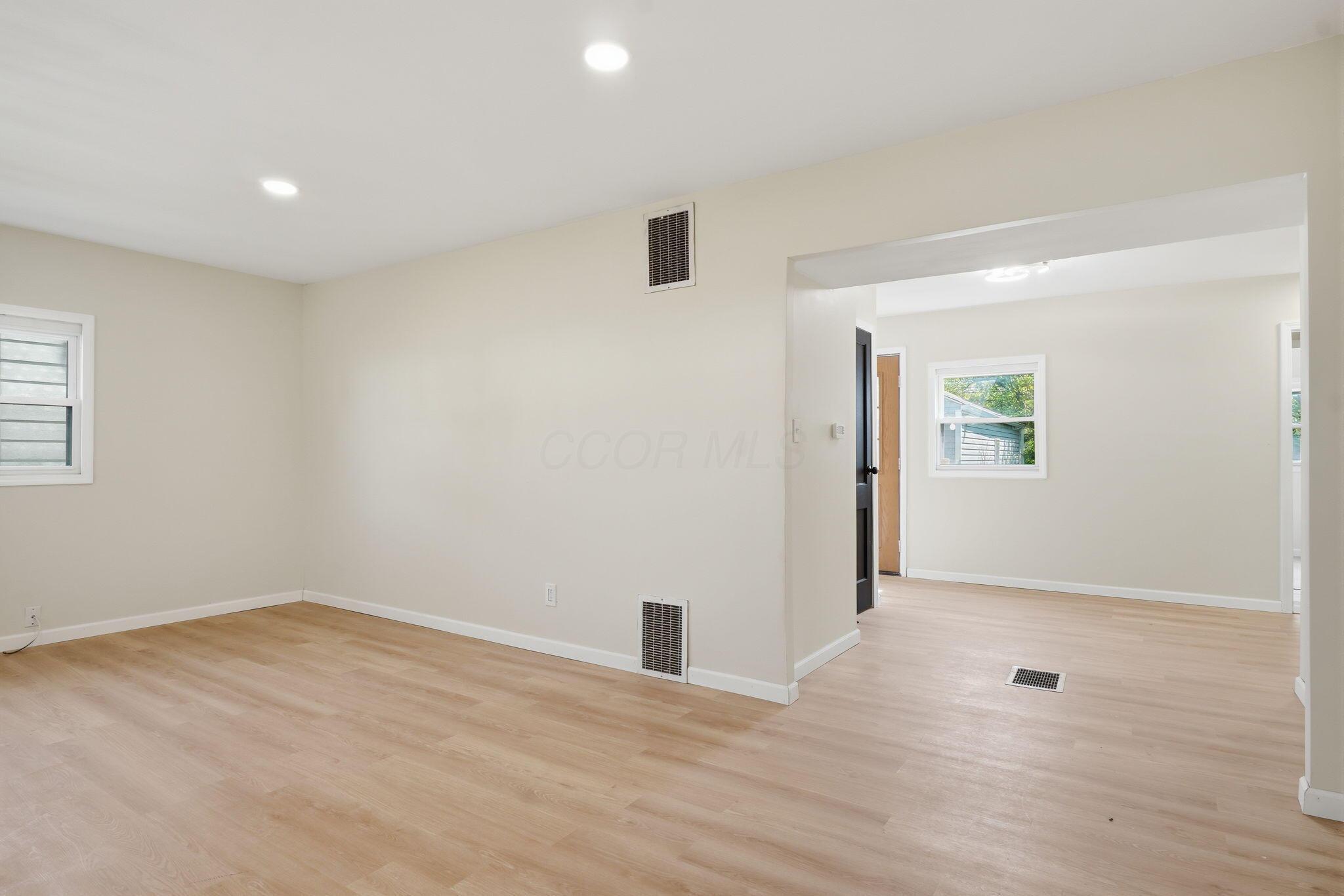 1074 S James Road Property Photo 3