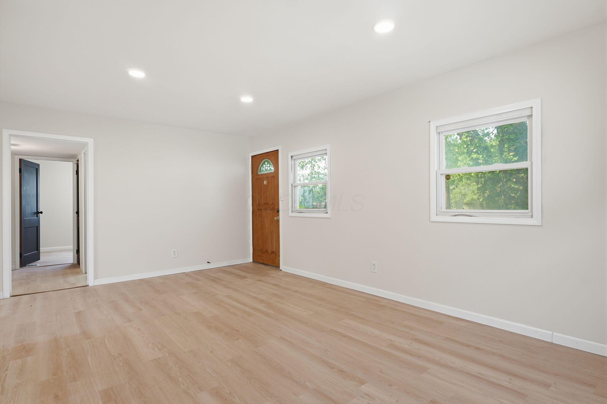 1074 S James Road Property Photo 5