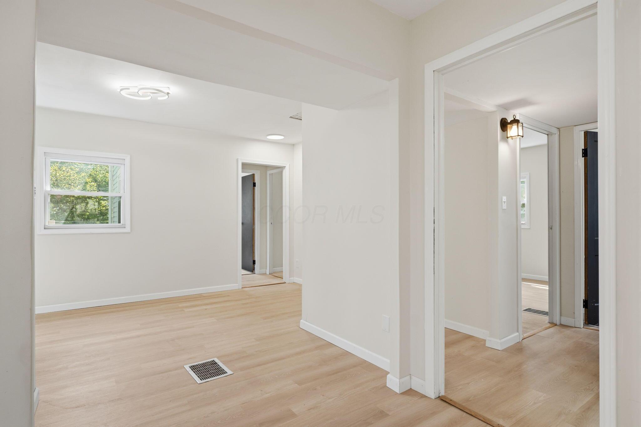 1074 S James Road Property Photo 6