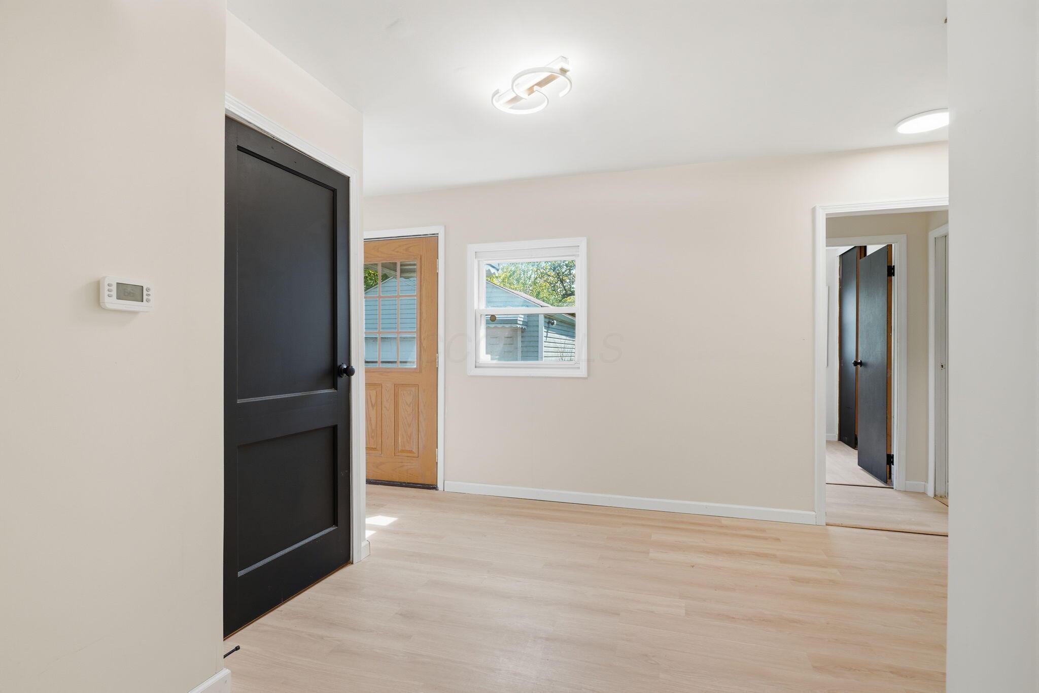 1074 S James Road Property Photo 7