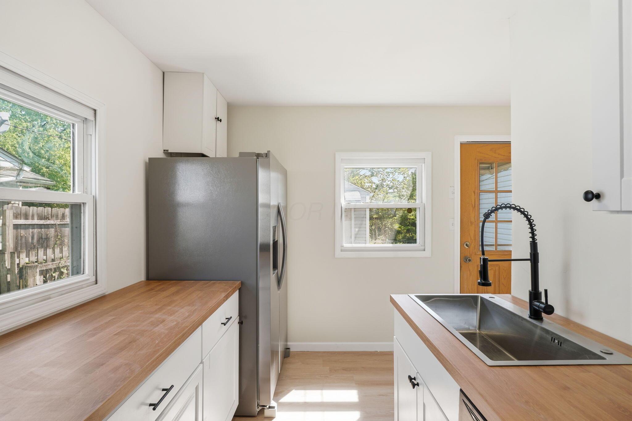 1074 S James Road Property Photo 15