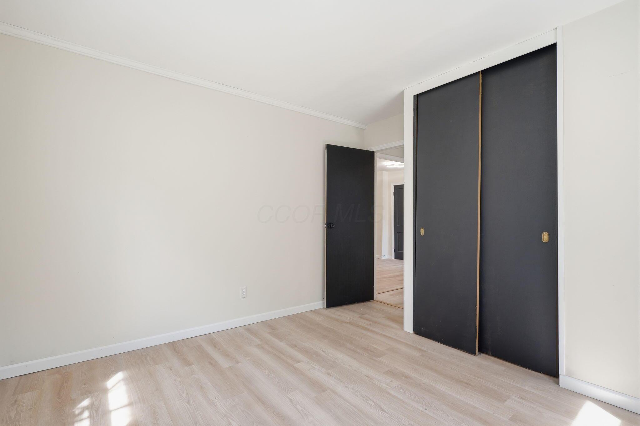 1074 S James Road Property Photo 17
