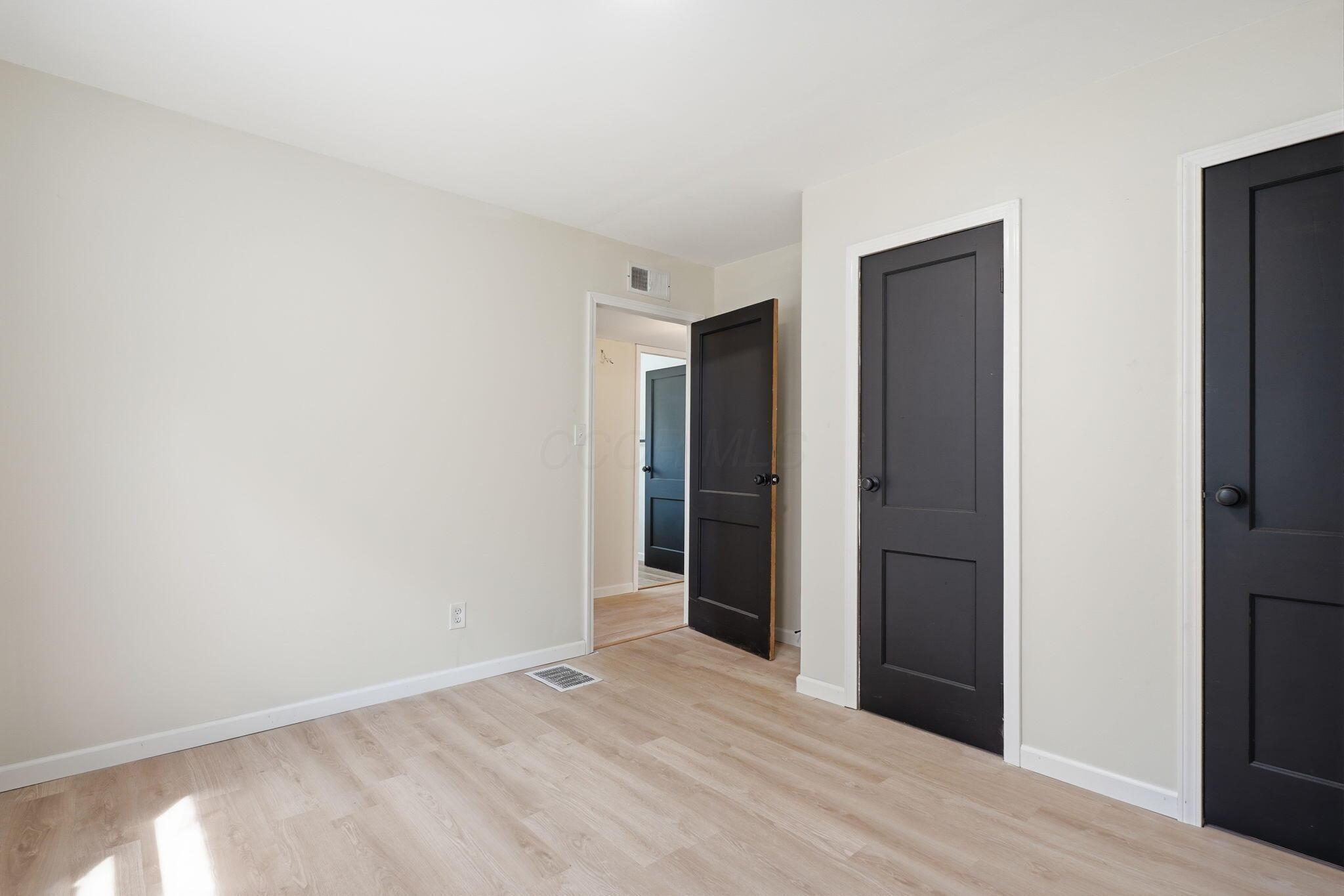 1074 S James Road Property Photo 22
