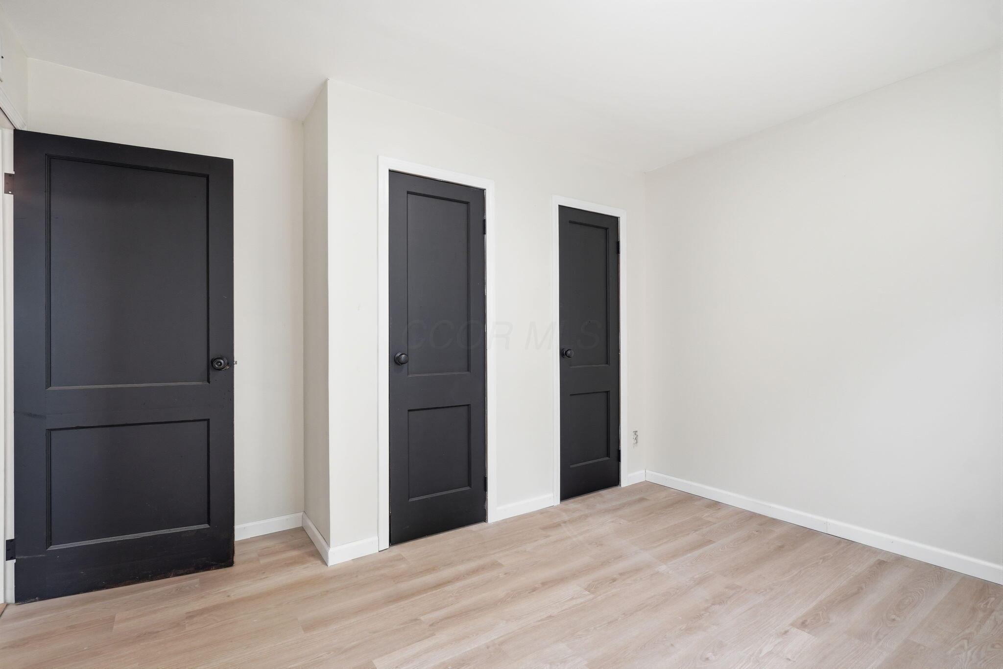 1074 S James Road Property Photo 23