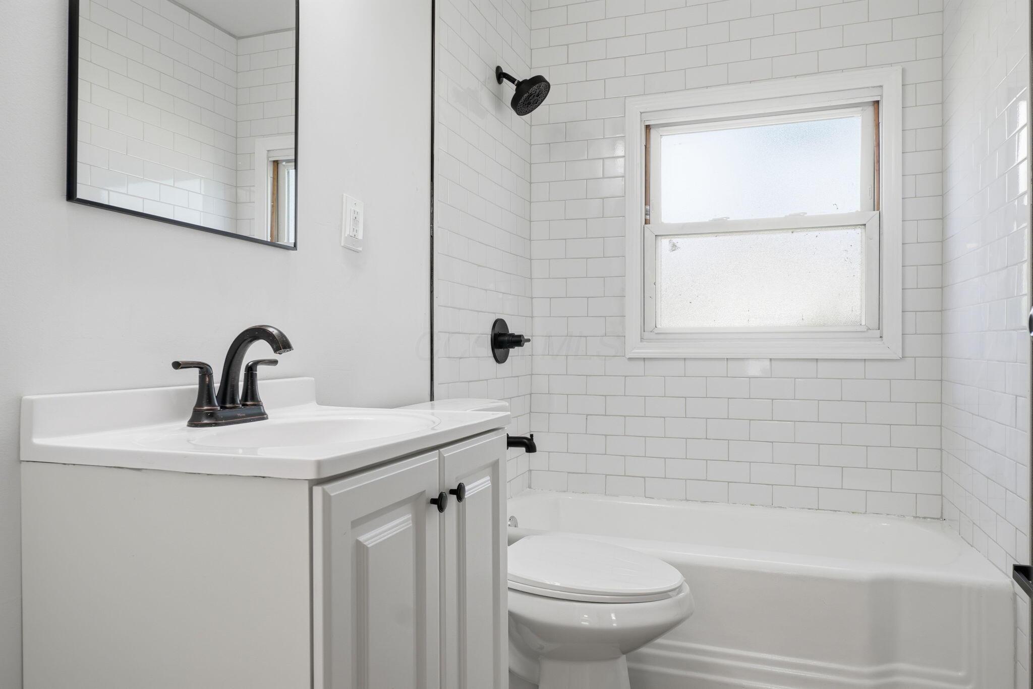 1074 S James Road Property Photo 28