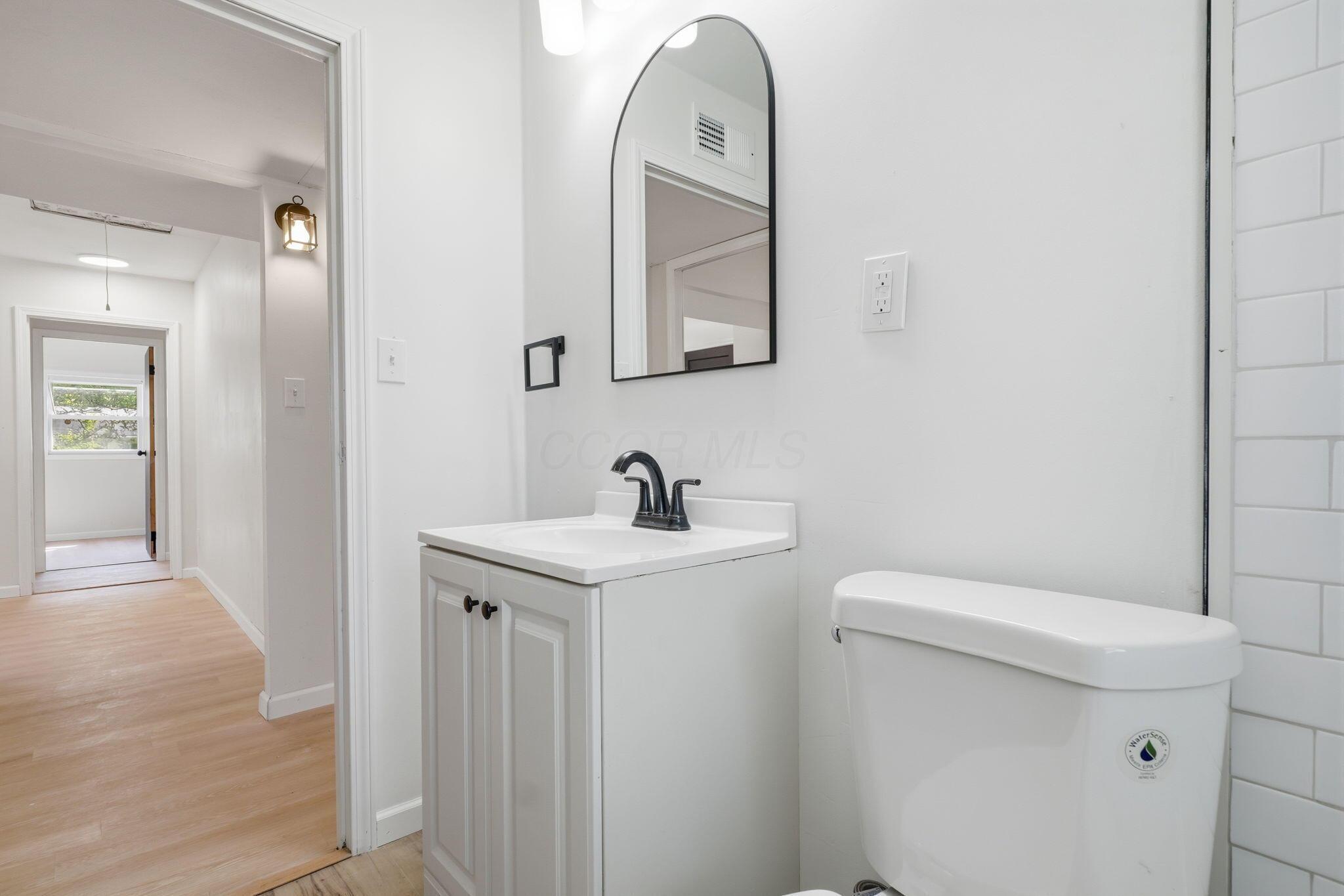 1074 S James Road Property Photo 29