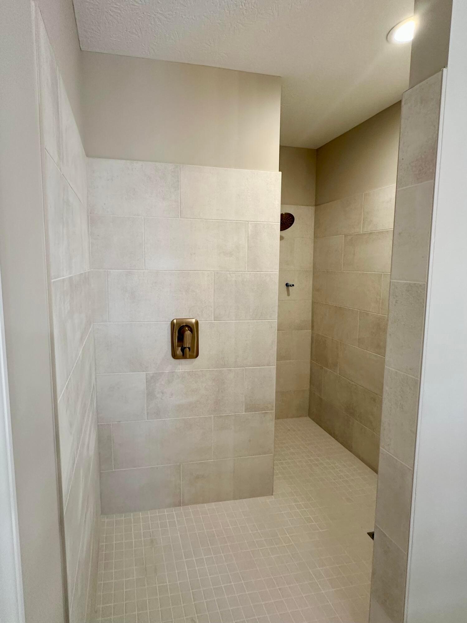 8920 Coe Drive Property Photo 15