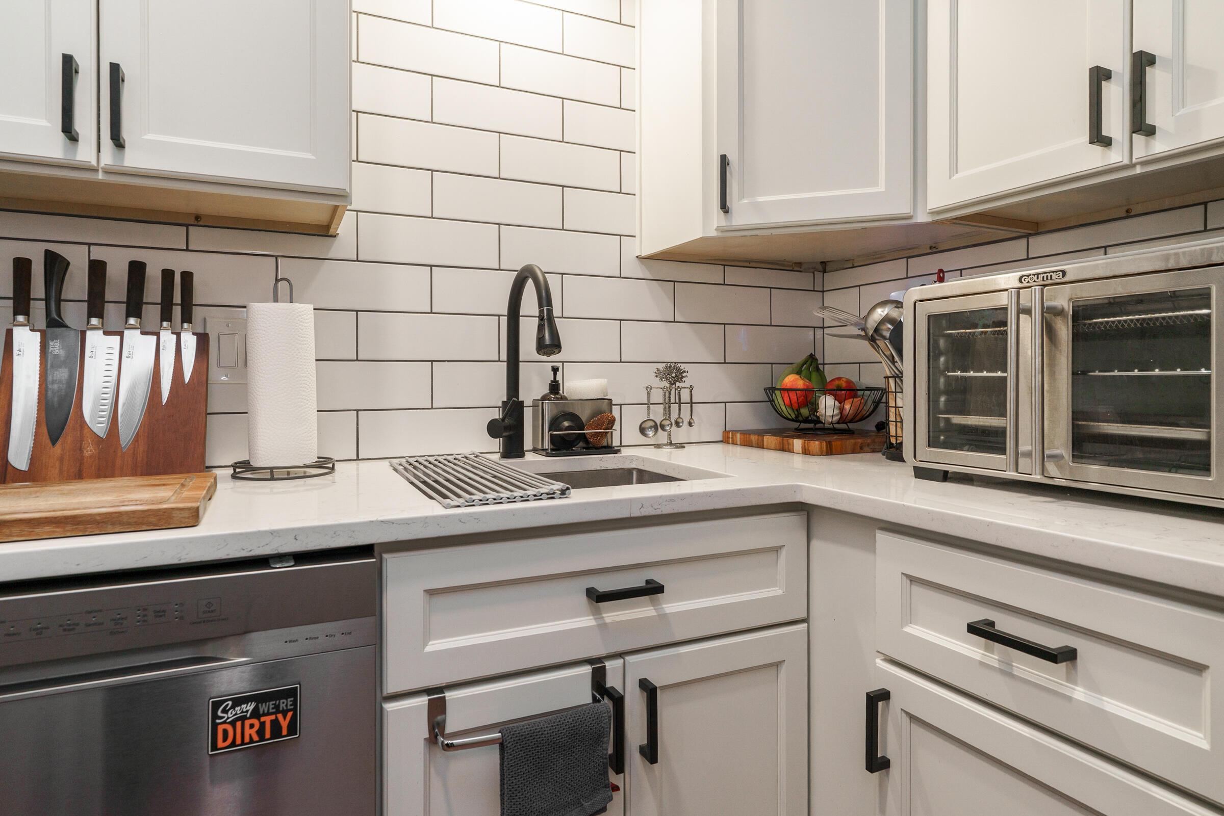 285 Lear Street, 4 Property Photo 13