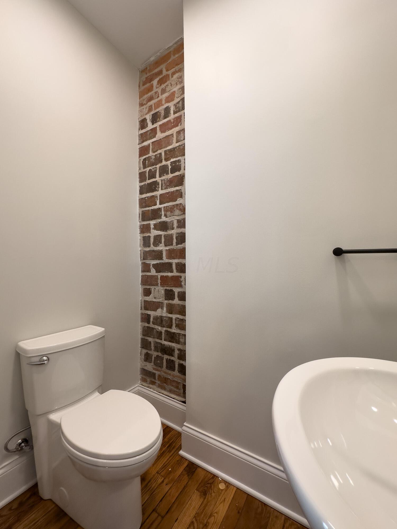 399 W 2nd Avenue Property Photo 14