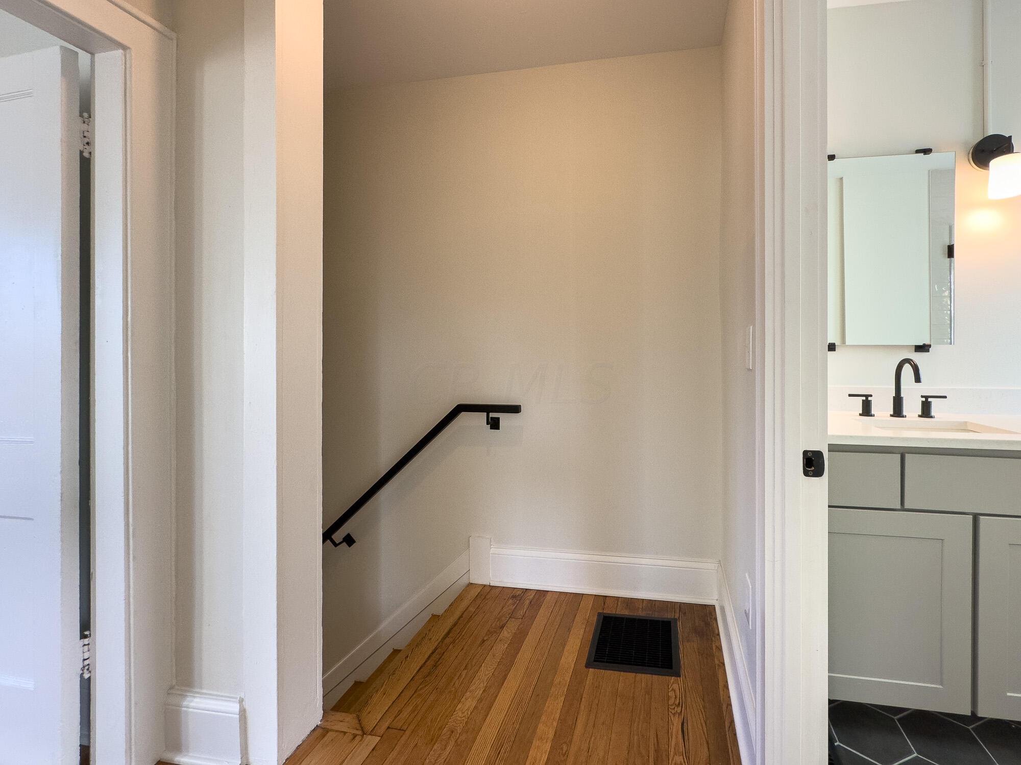 399 W 2nd Avenue Property Photo 18
