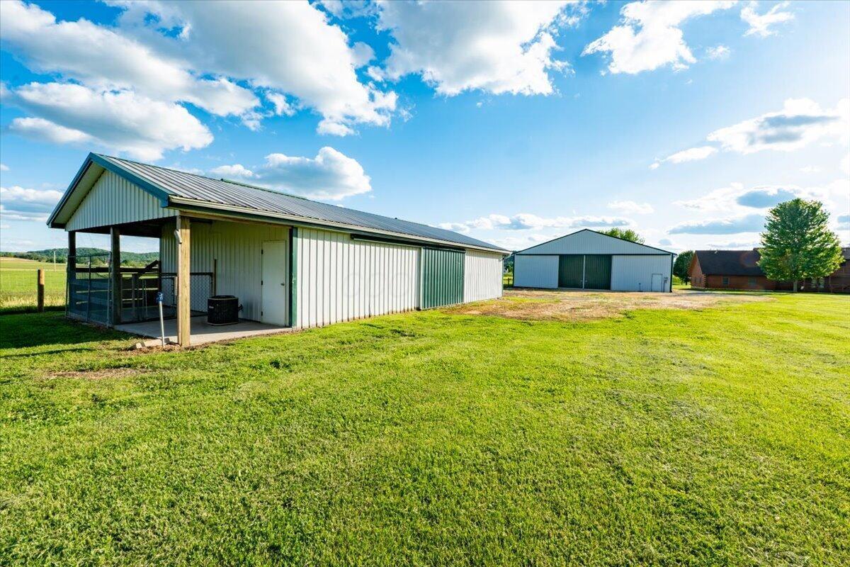 2241 Brier Road Property Photo 8