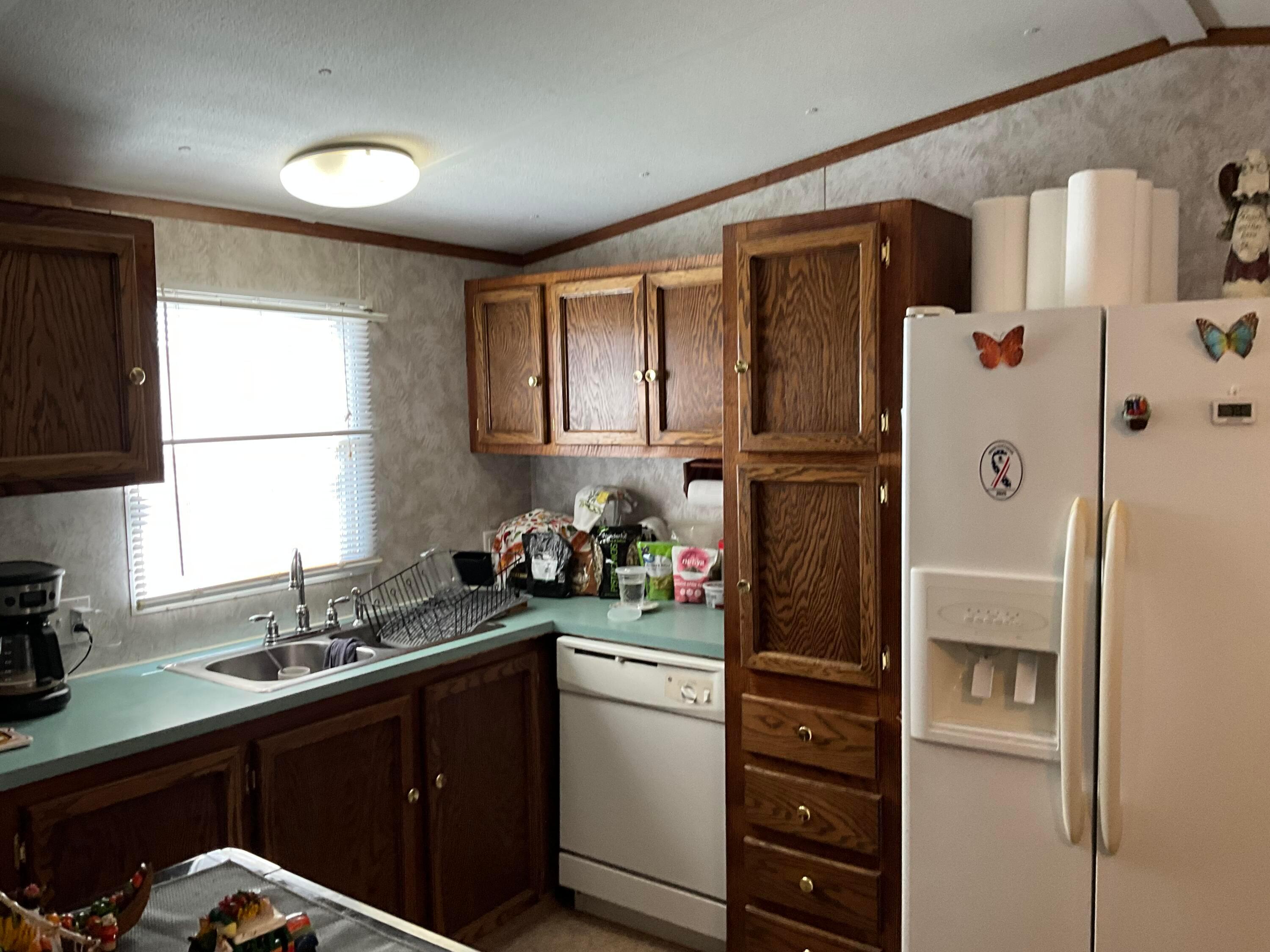 1660 E Main Street Property Photo 4