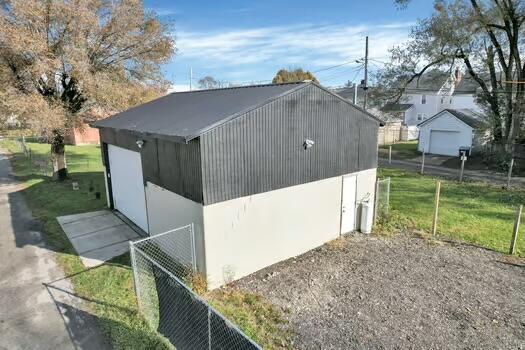 1062 E Deshler Avenue Property Photo 6