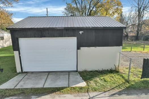 1062 E Deshler Avenue Property Photo 7