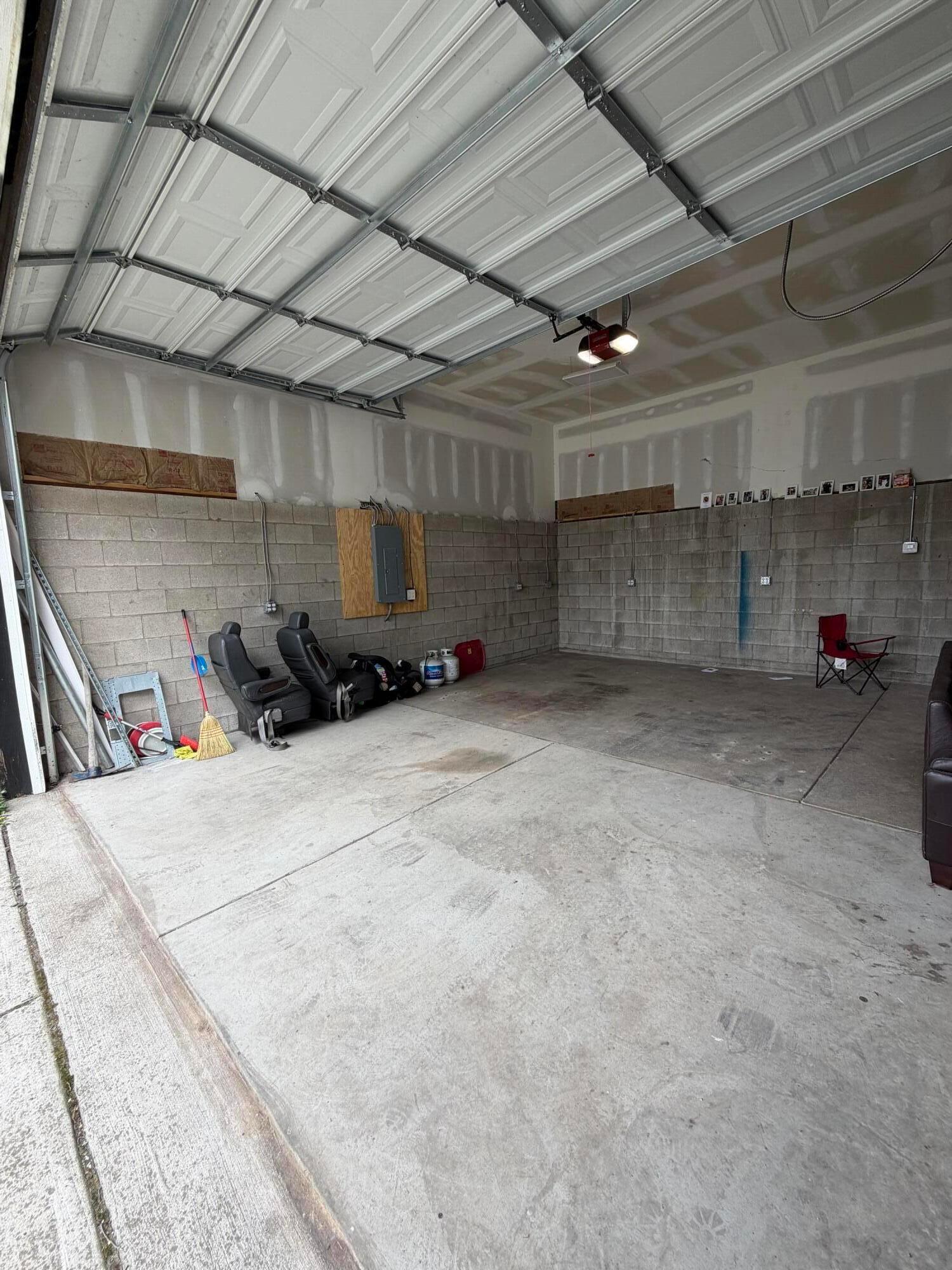 1062 E Deshler Avenue Property Photo 8