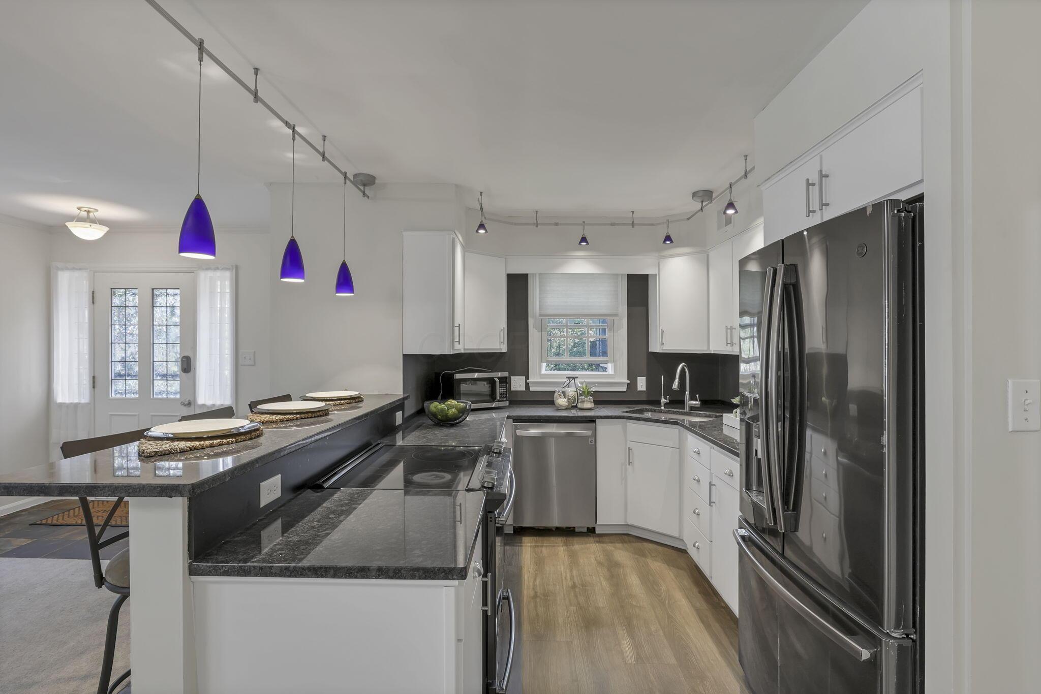 1631 Roxbury Road, B6 Property Photo 7