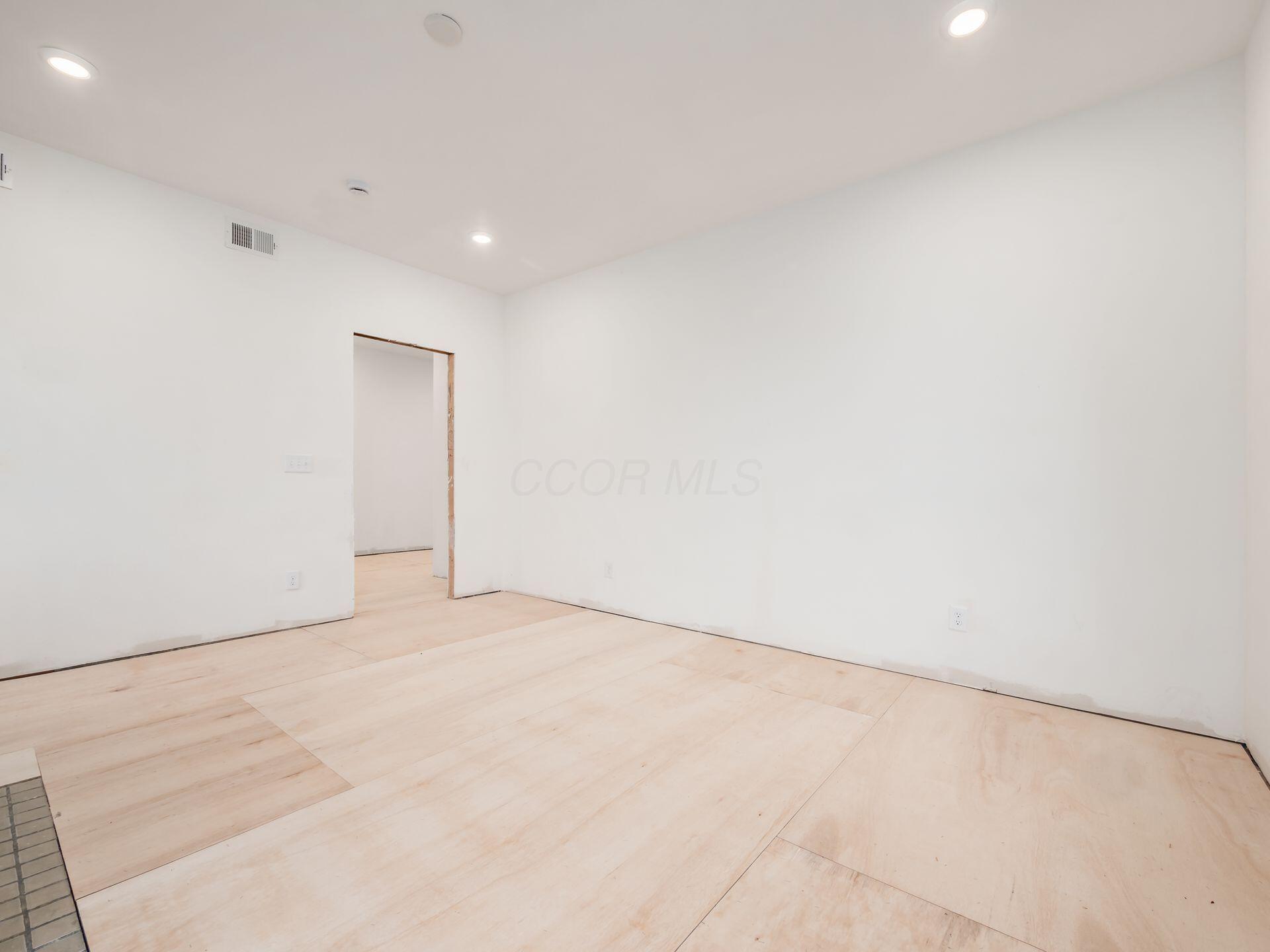 2015 W 5th Avenue, 103 Property Photo 54