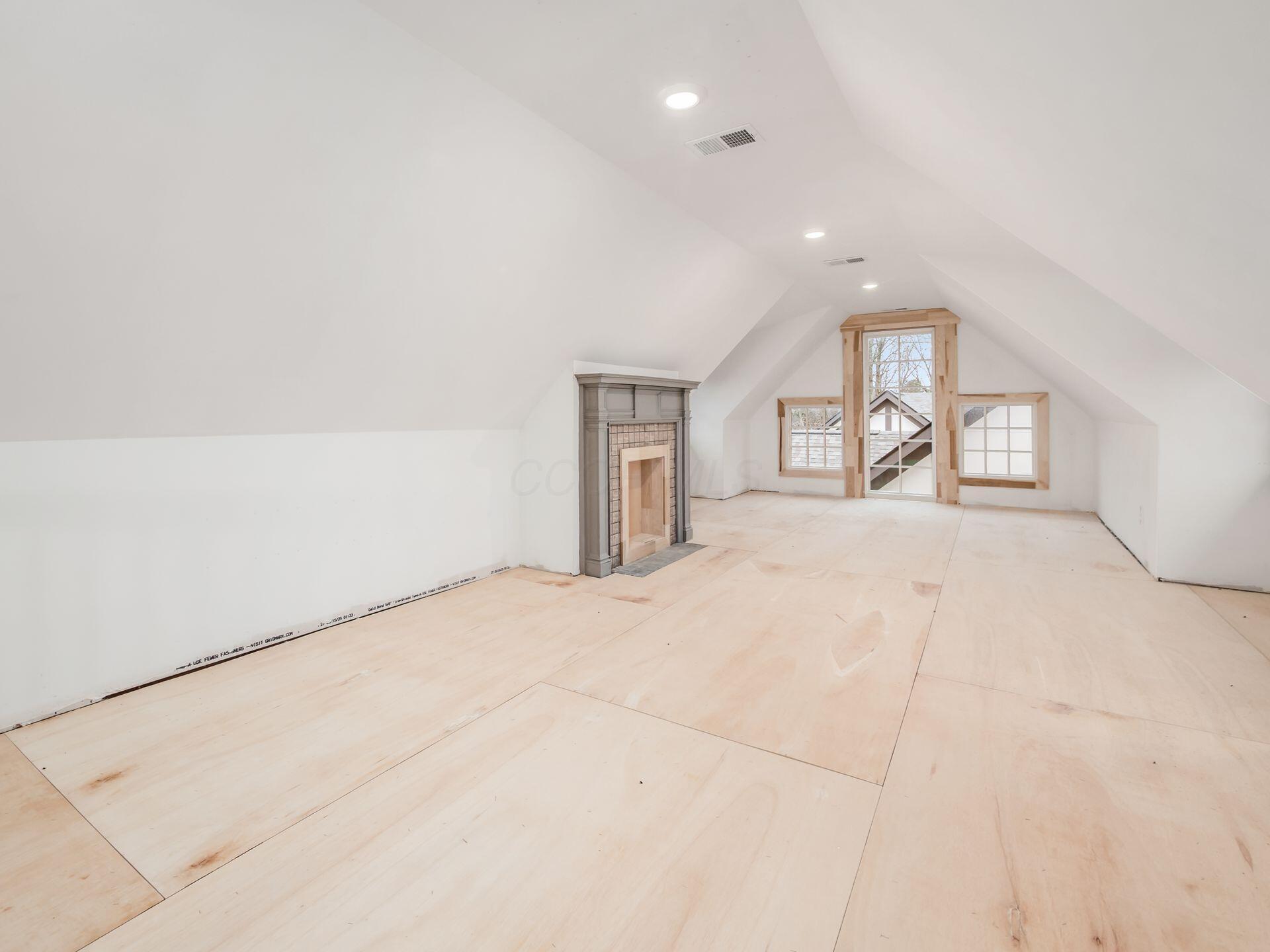 2015 W 5th Avenue, 103 Property Photo 70