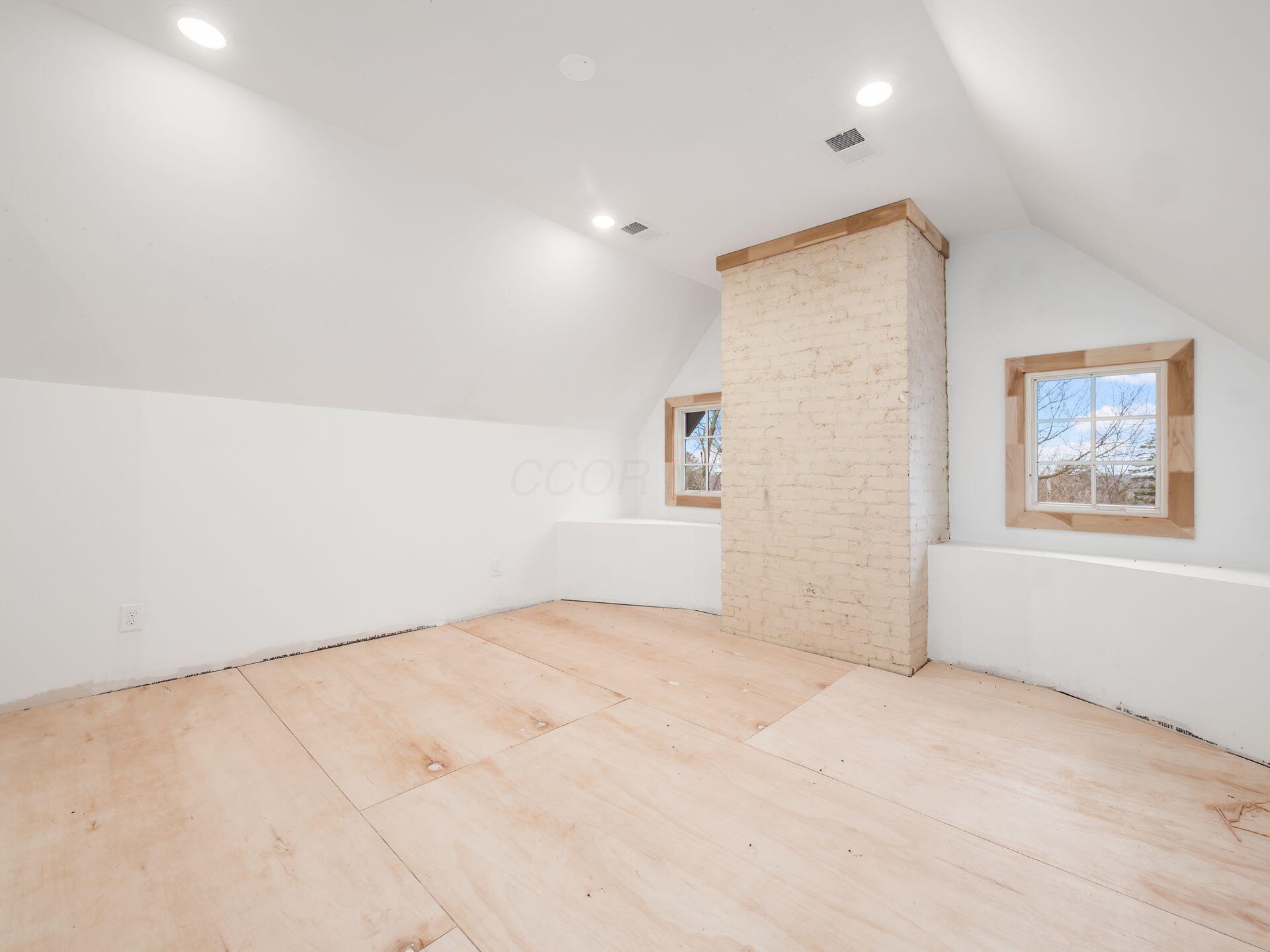 2015 W 5th Avenue, 103 Property Photo 75