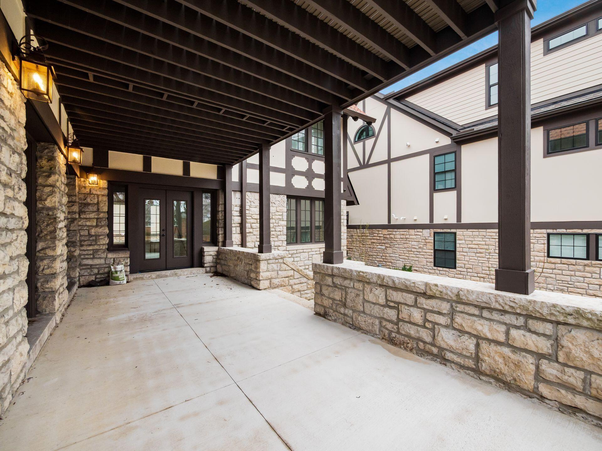 2015 W 5th Avenue, 103 Property Photo 78