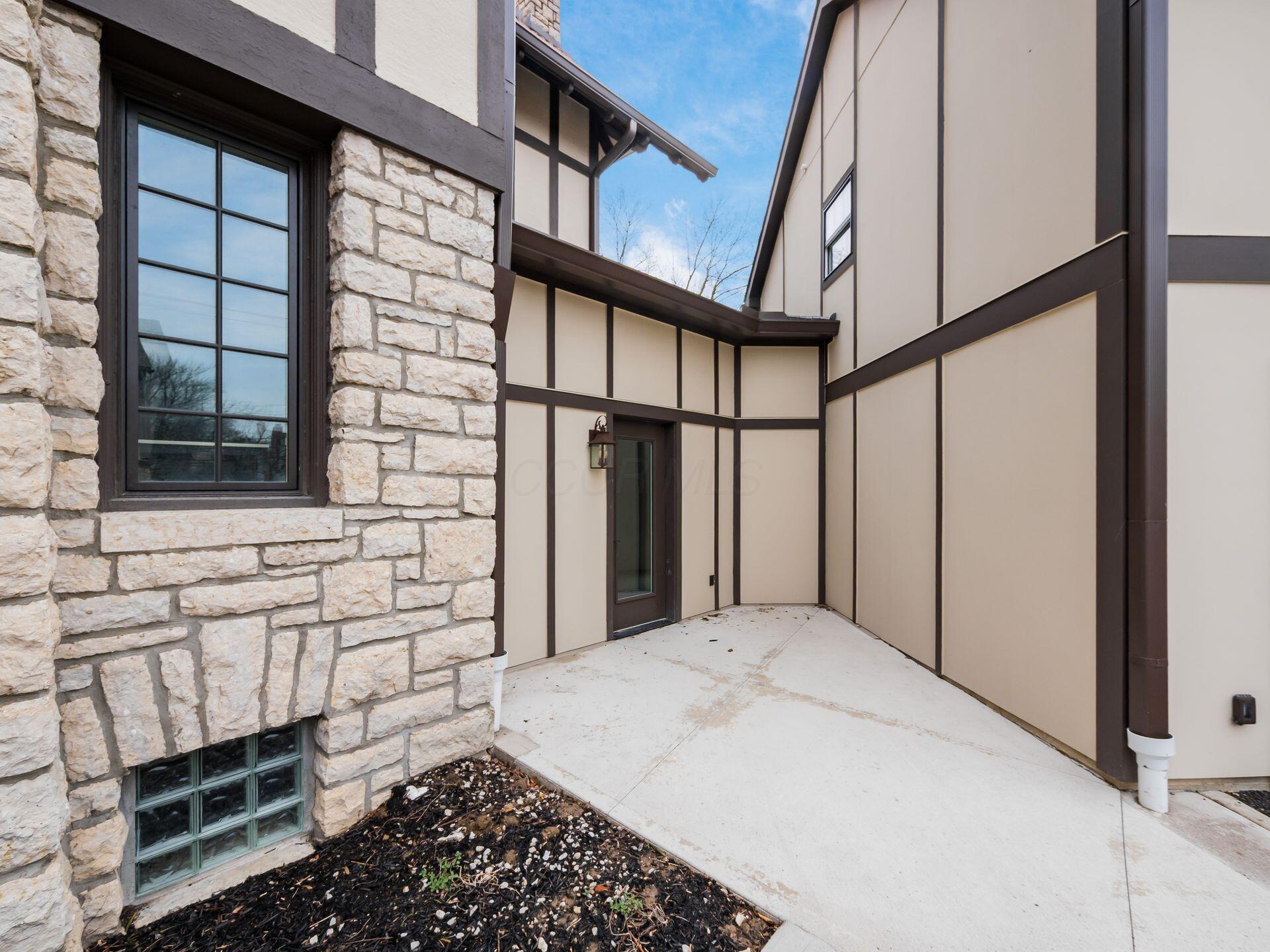2015 W 5th Avenue, 103 Property Photo 87