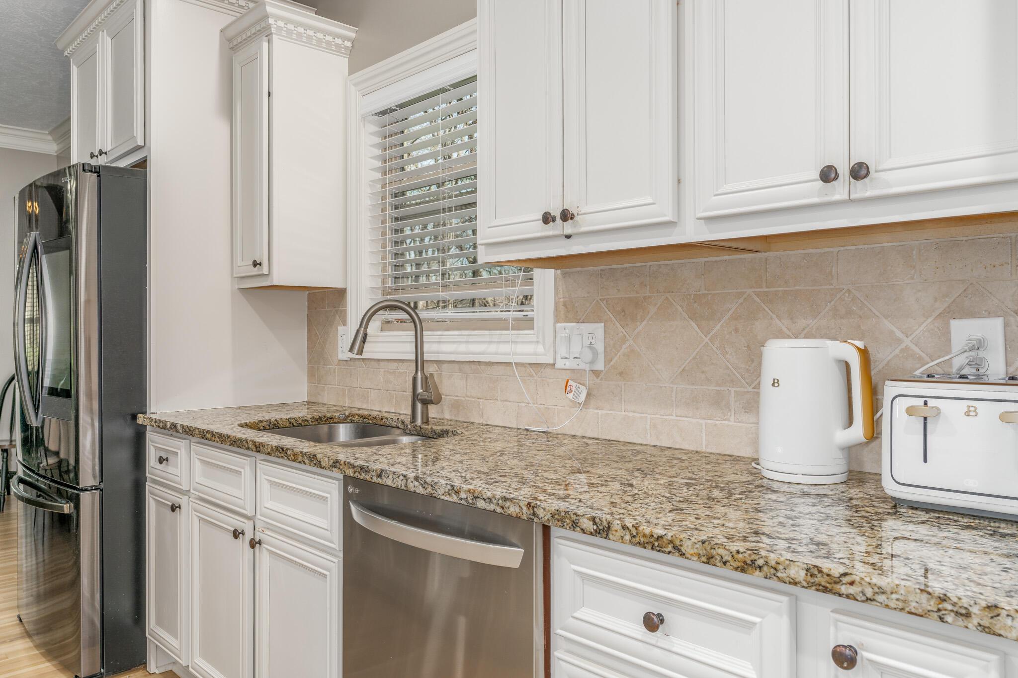 992 Elderberry Loop Property Photo 14