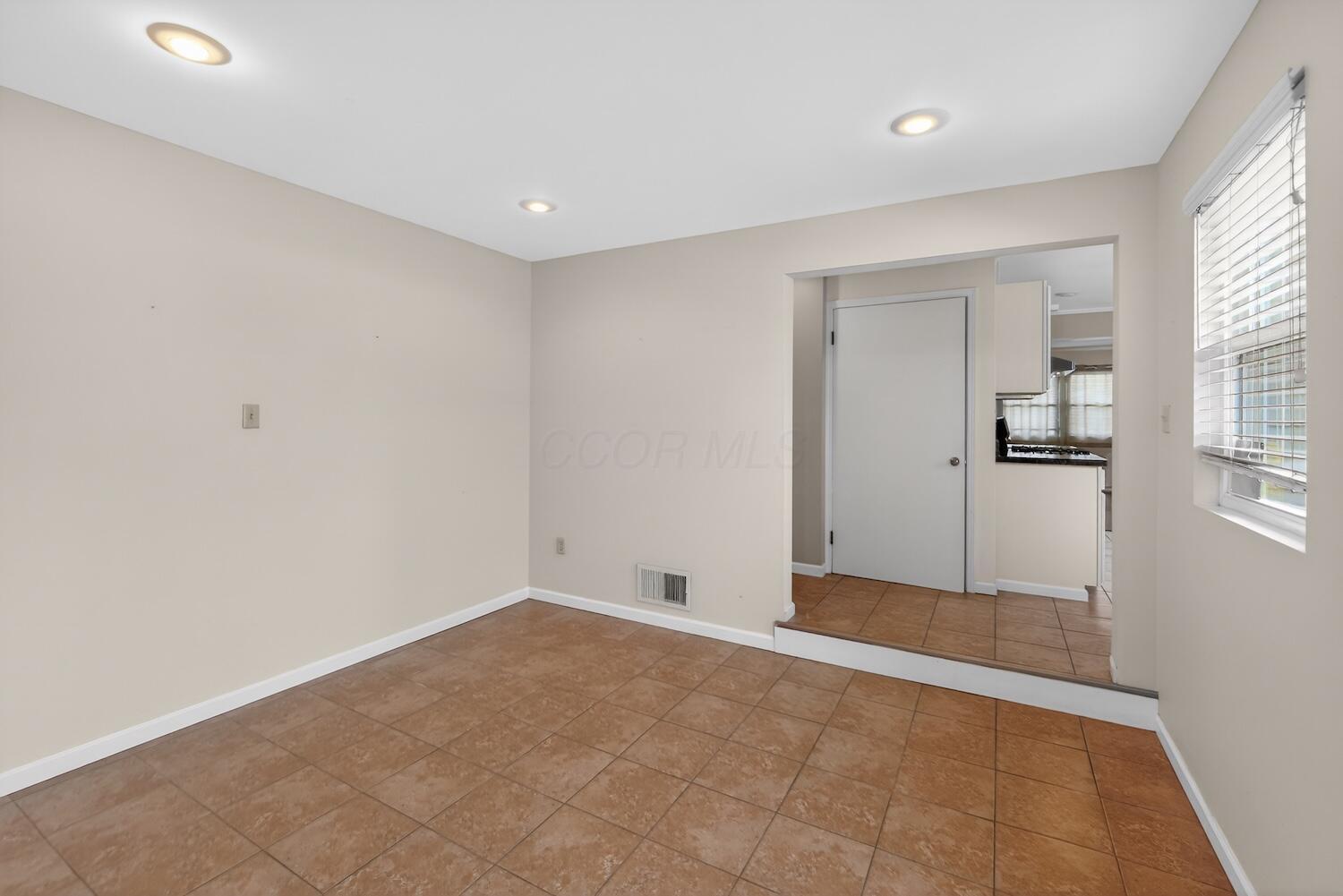 307 Harcourt Road Property Photo 27