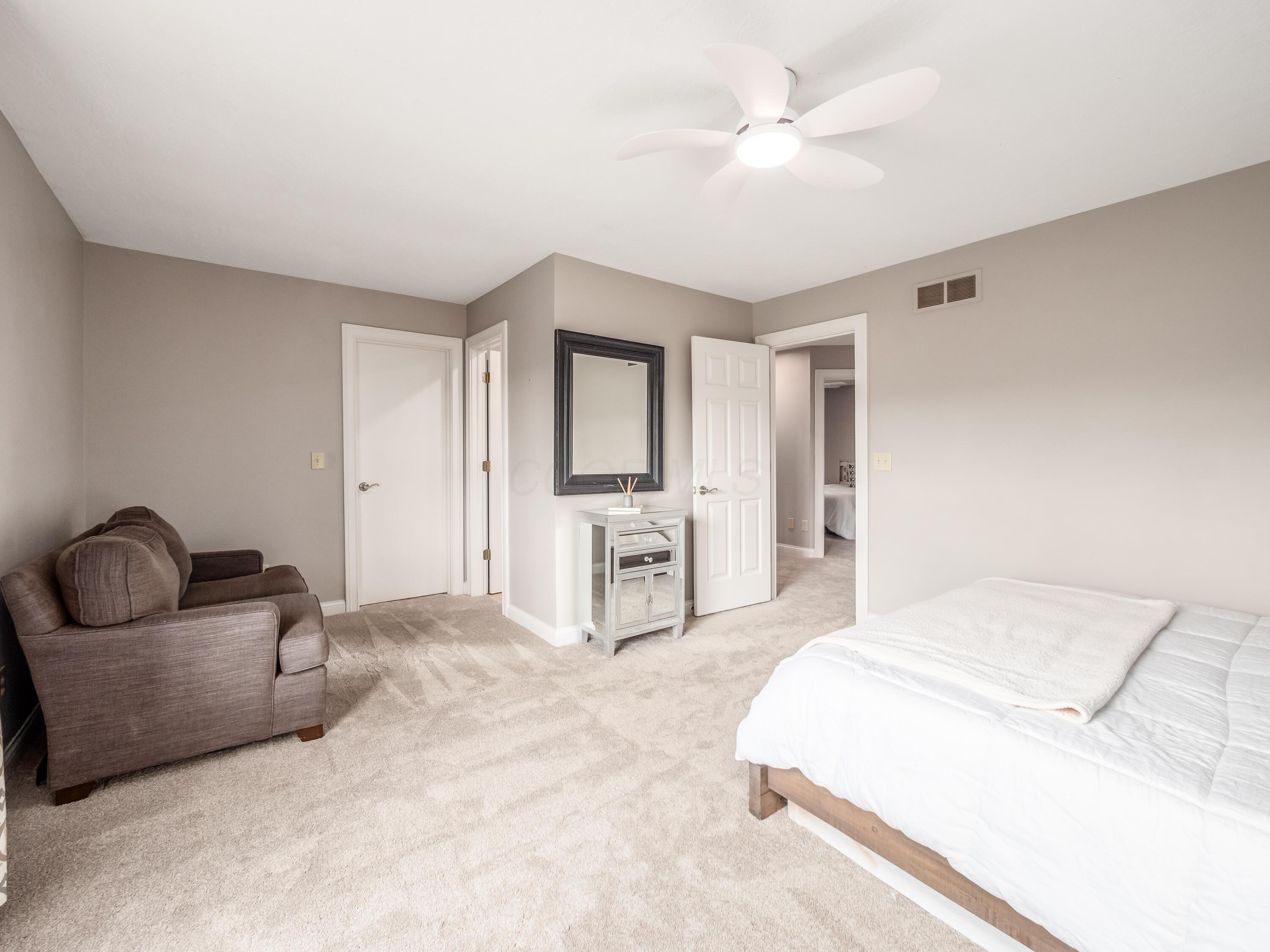 5695 Medallion Drive E Property Photo 46