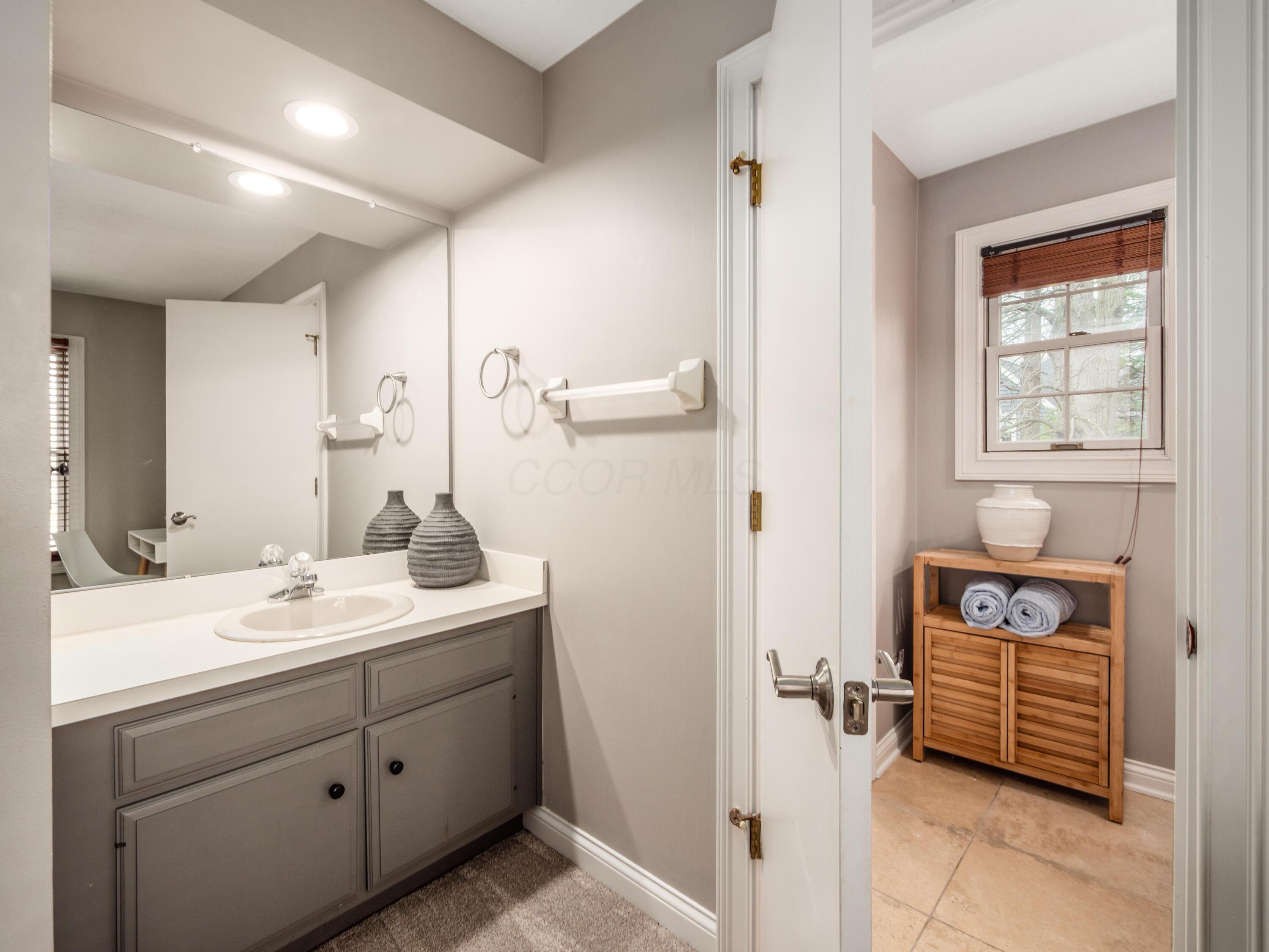 5695 Medallion Drive E Property Photo 54