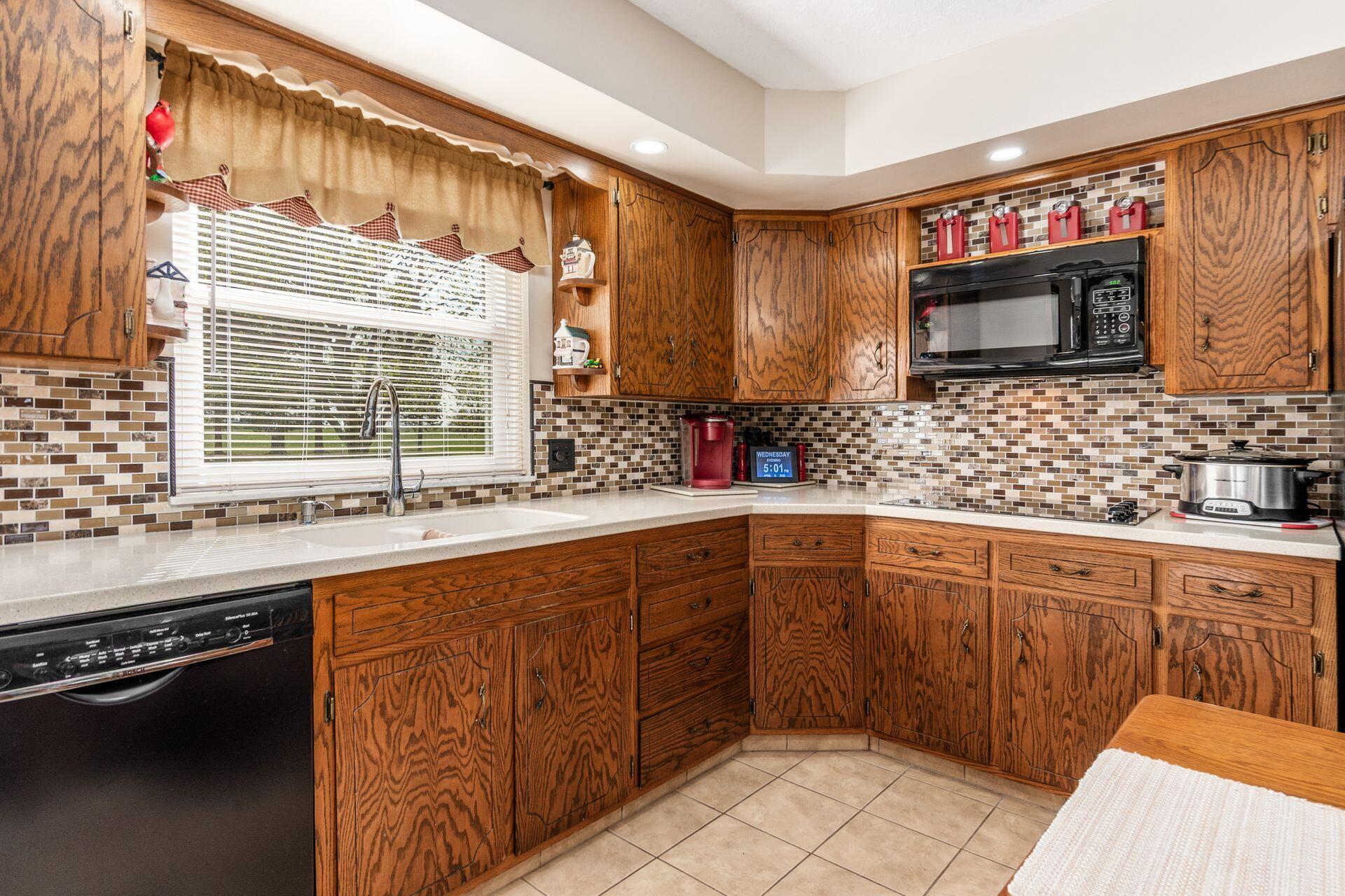 1200 Spring Valley Road Property Photo 4