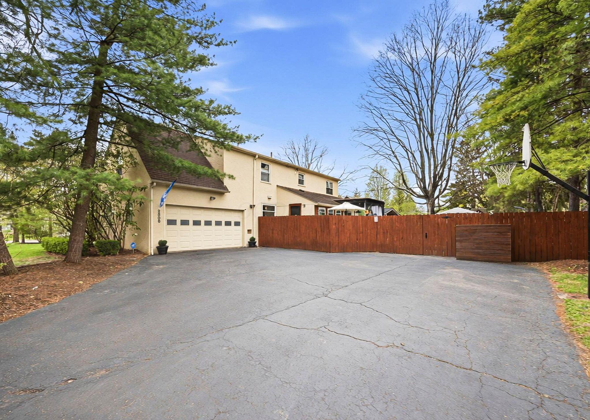 2808 E Broad Street Property Photo 65