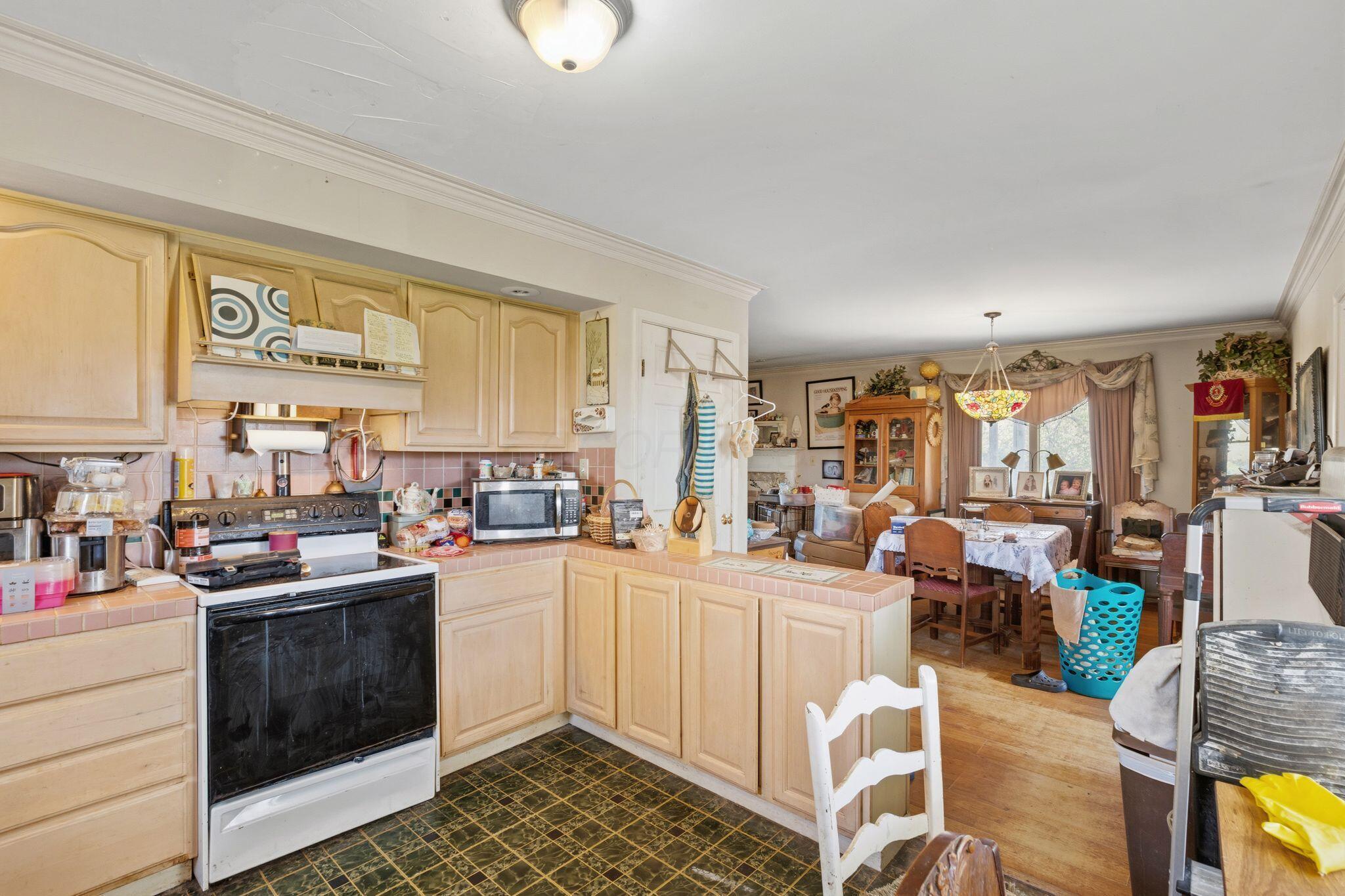 2920 Burnside Road Nw Property Photo 5