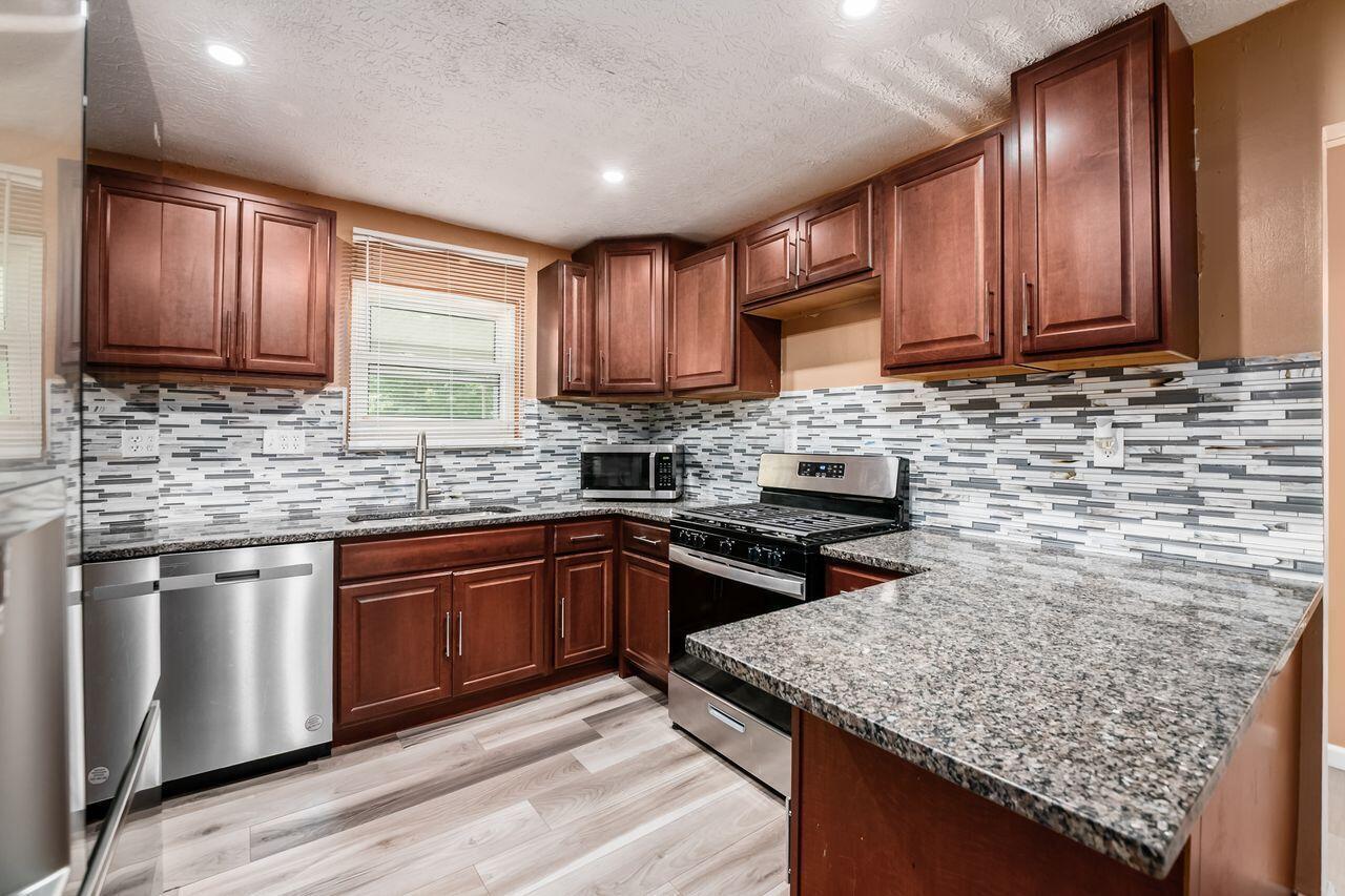 1914 Walden Drive Property Photo 10