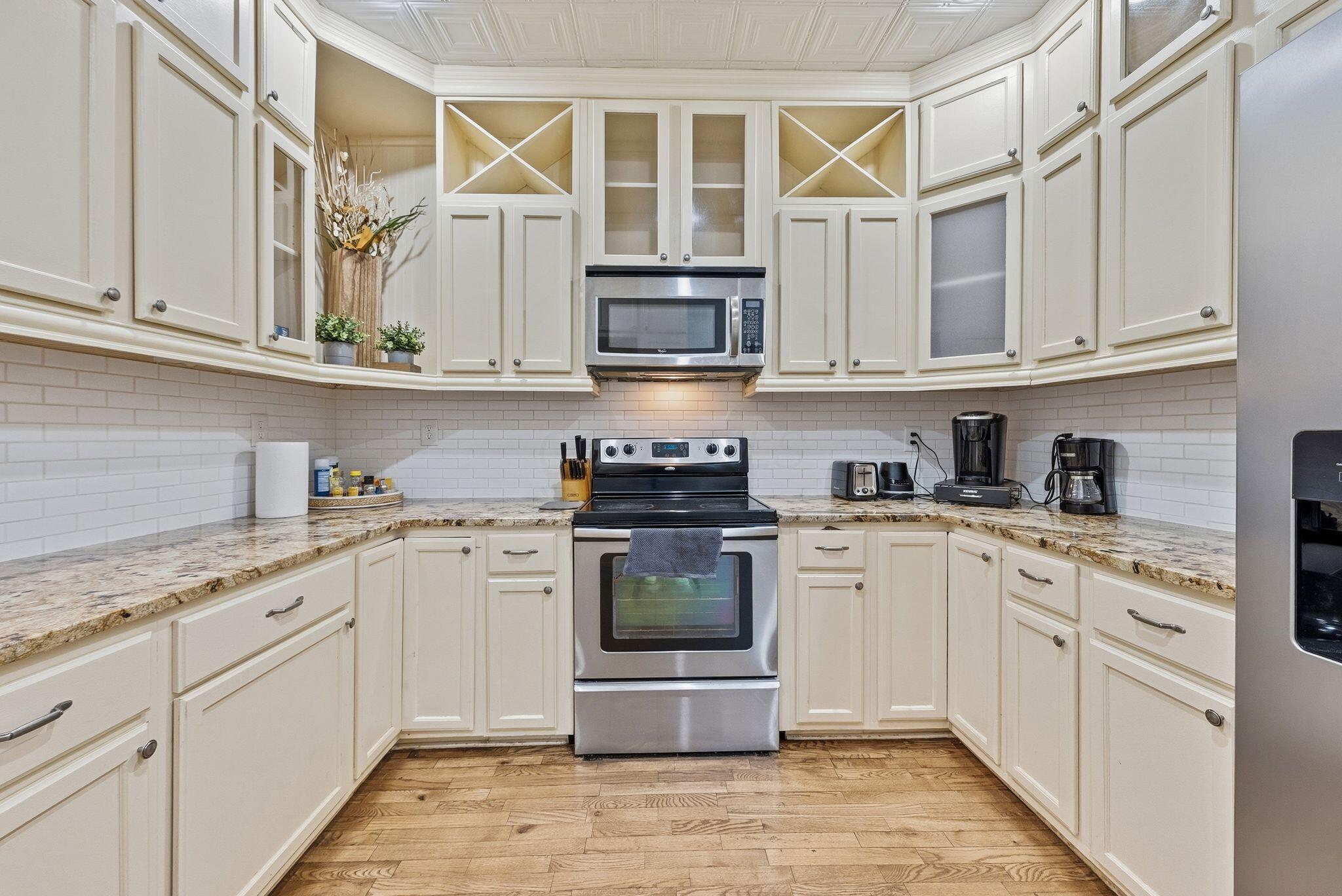 561 Wilson Avenue Property Photo 16