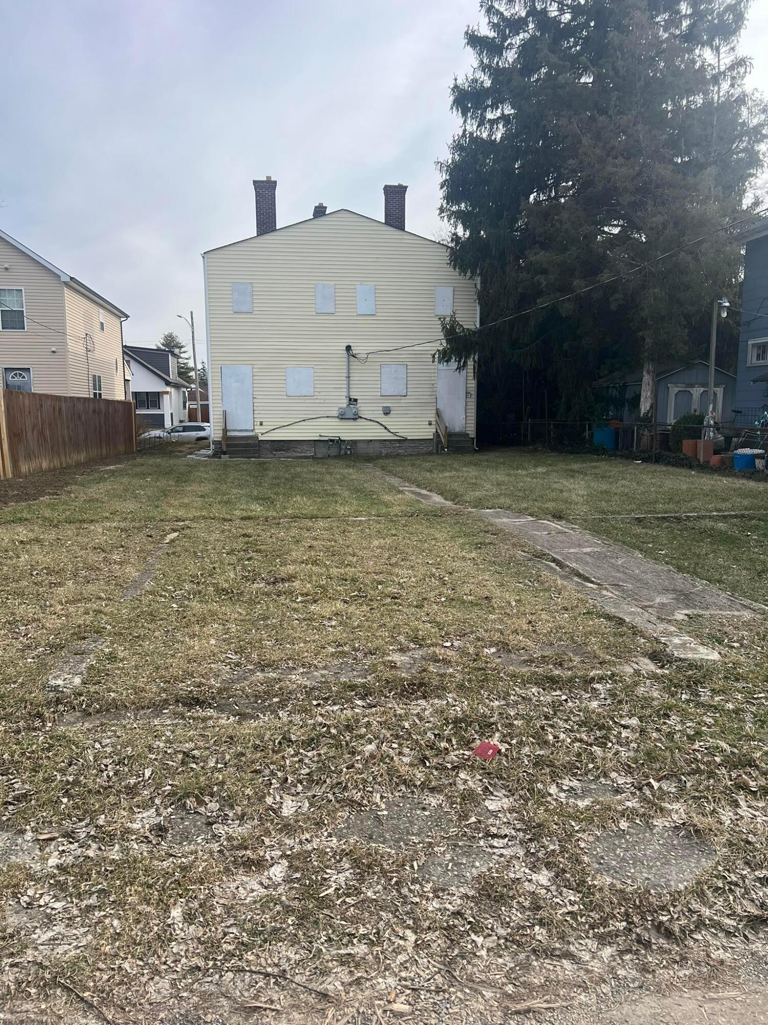 841 Ann Street Property Photo 4