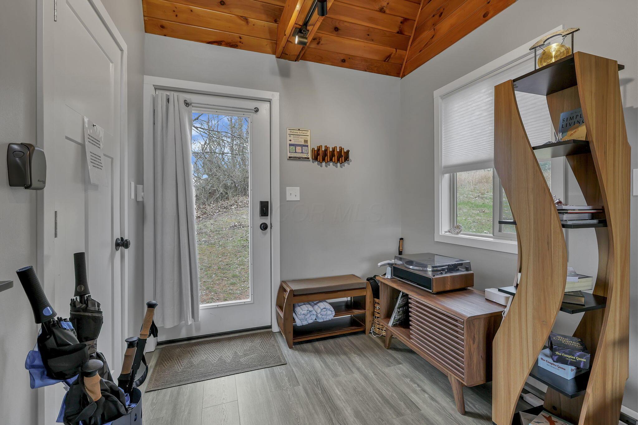 226012427 Property Photo 8