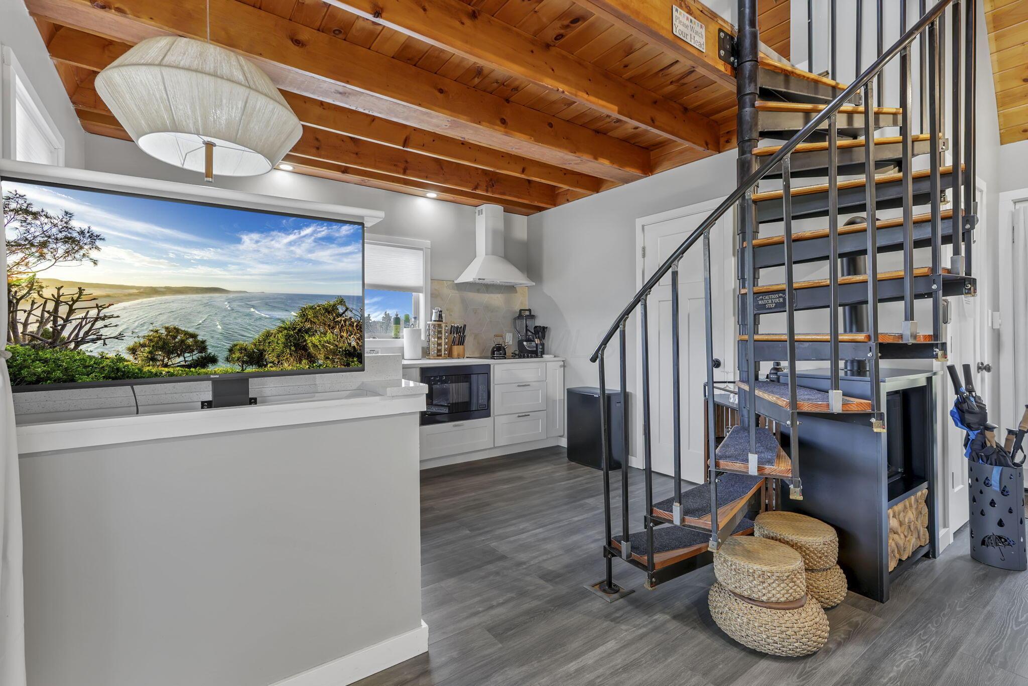 226012427 Property Photo 11