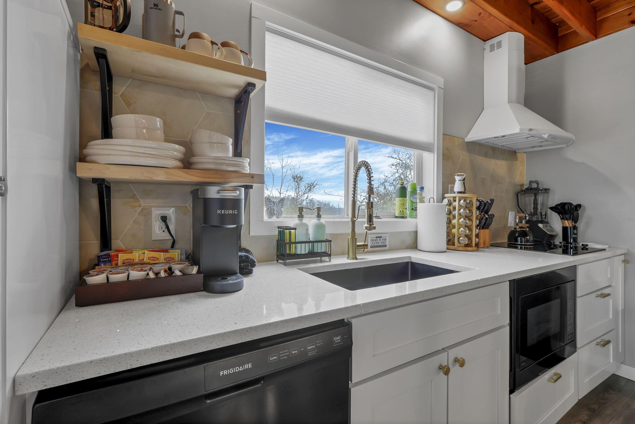 226012427 Property Photo 15