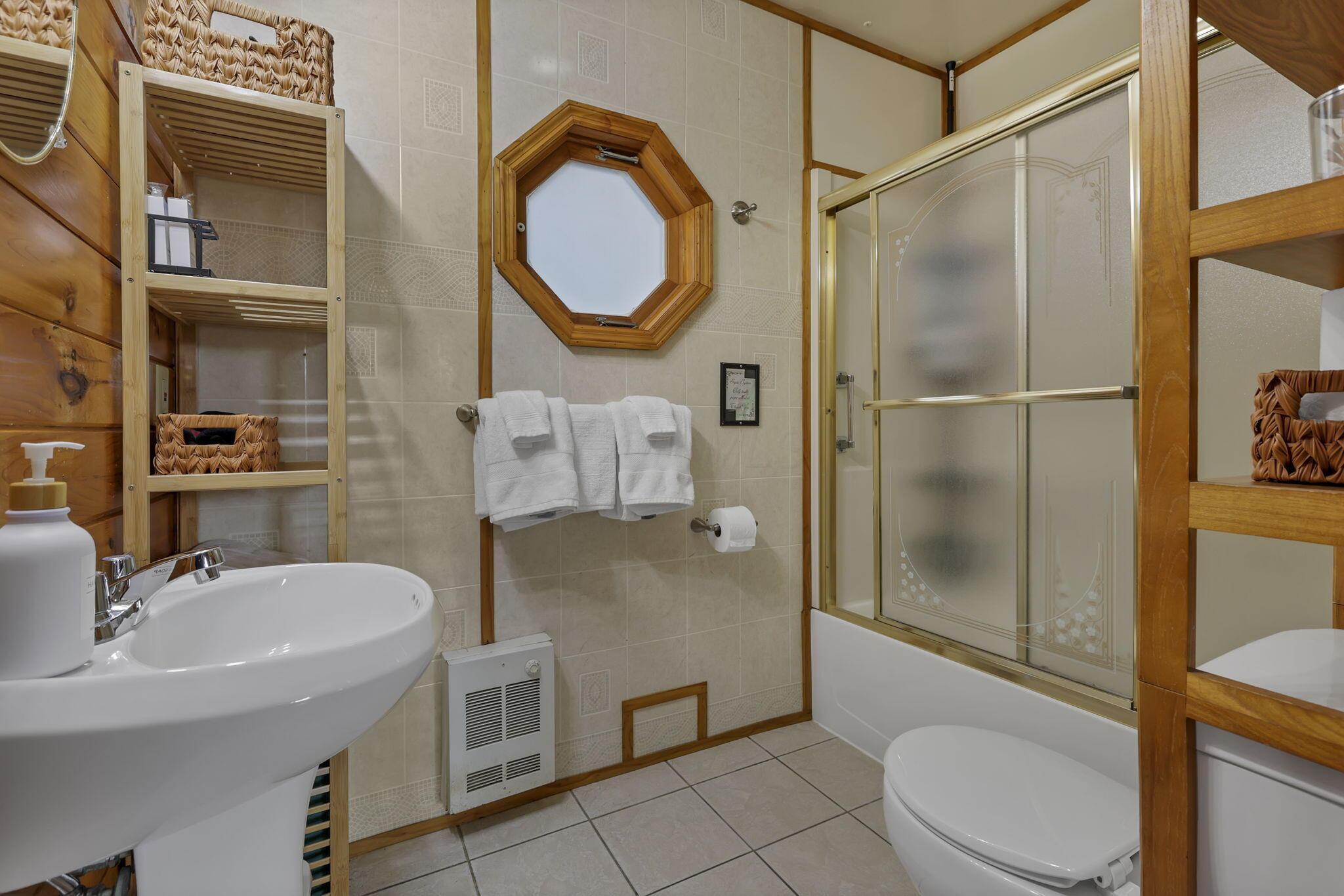 226012427 Property Photo 37