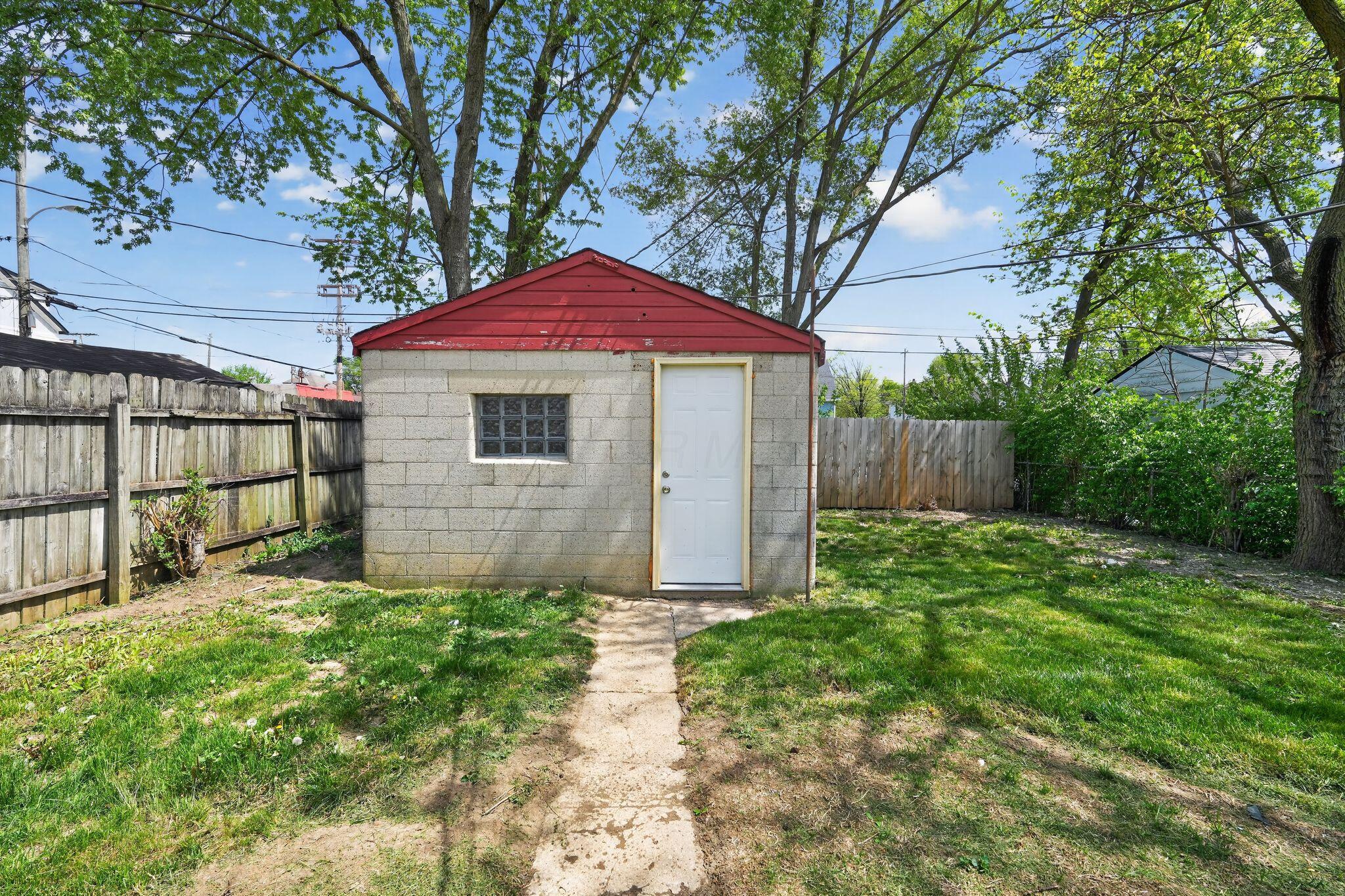 1130 Studer Avenue Property Photo 6
