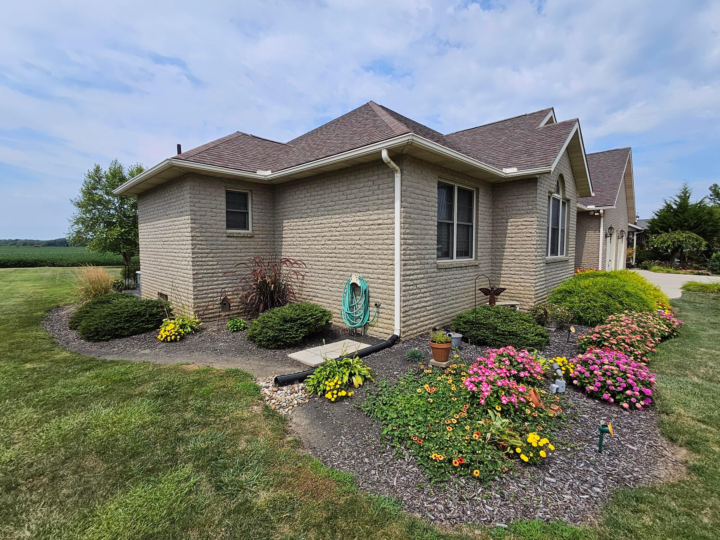 1123 Hillcrest Drive Property Photo 3