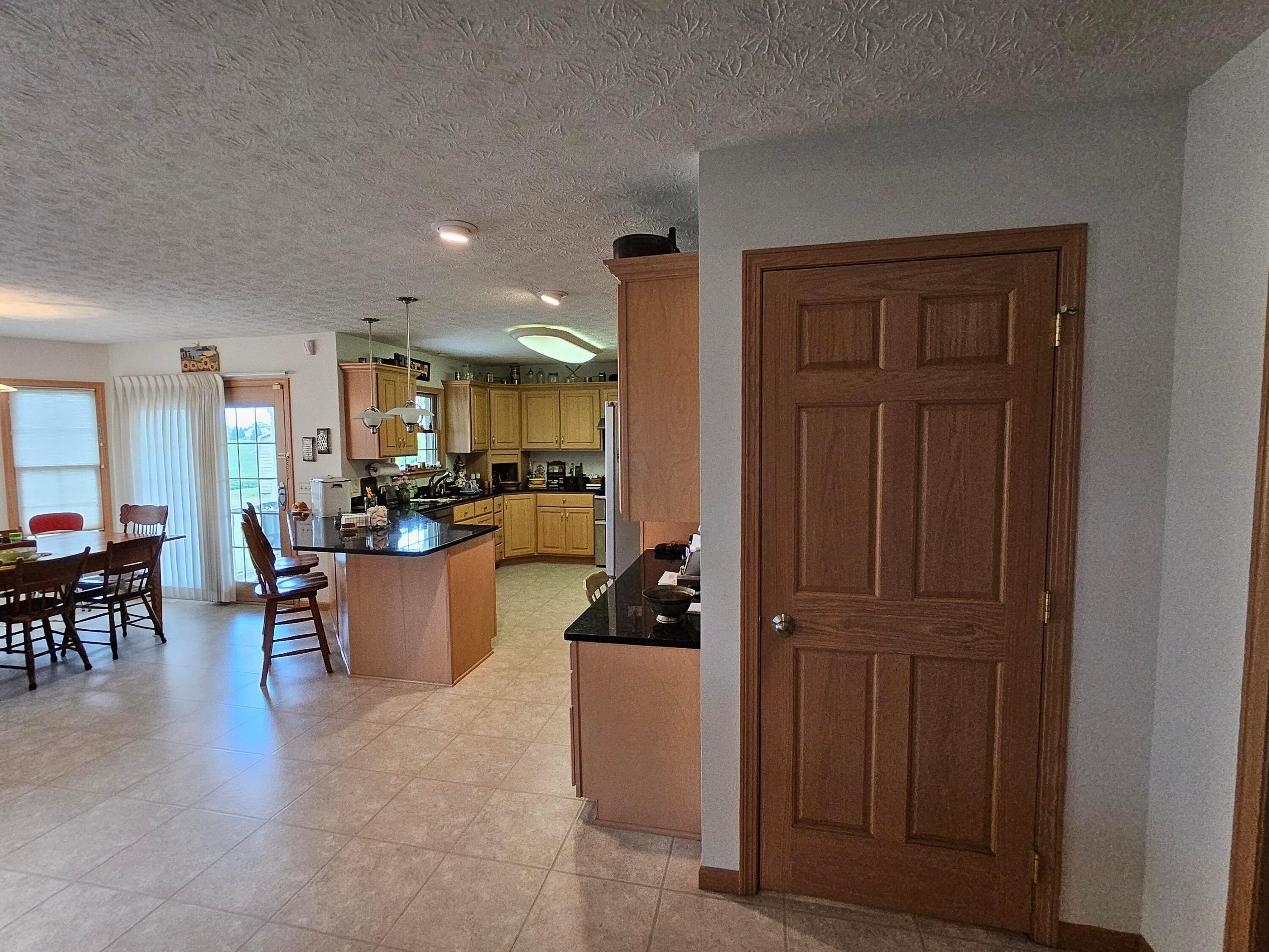 1123 Hillcrest Drive Property Photo 9