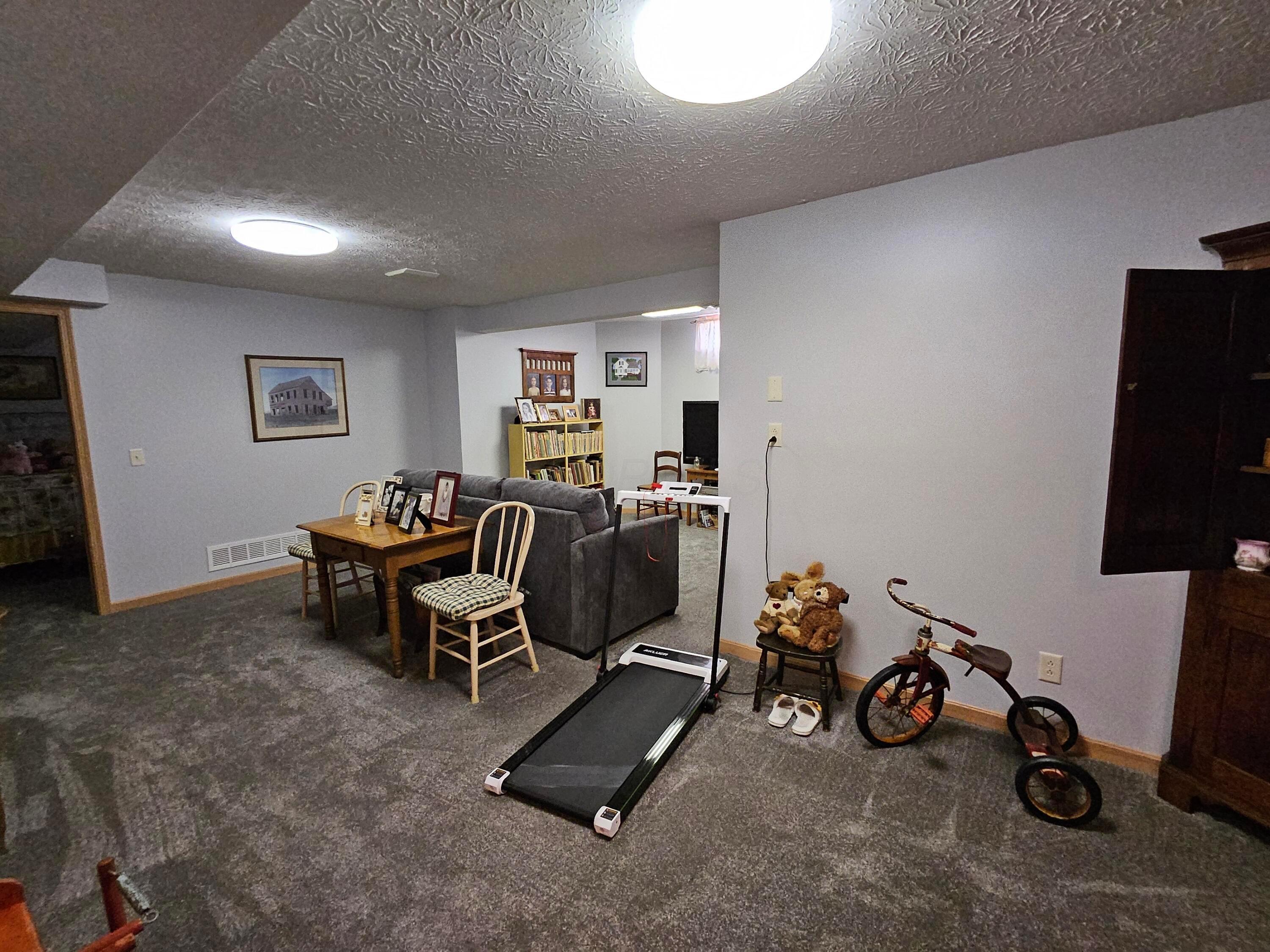 1123 Hillcrest Drive Property Photo 27