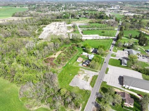 135 E High Street Property Photo 3