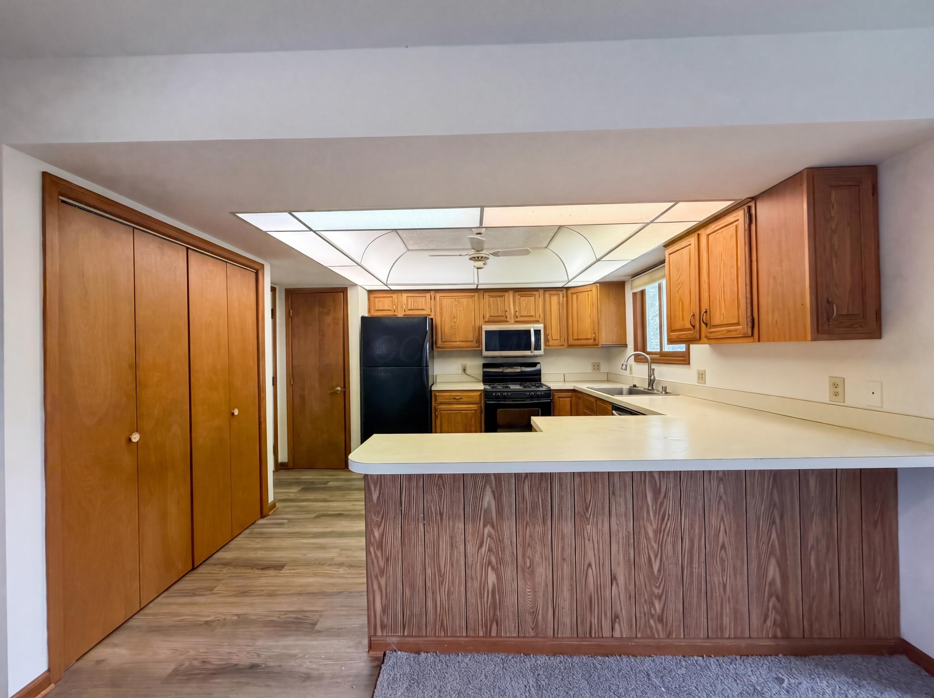 610 Executive Boulevard Property Photo 2