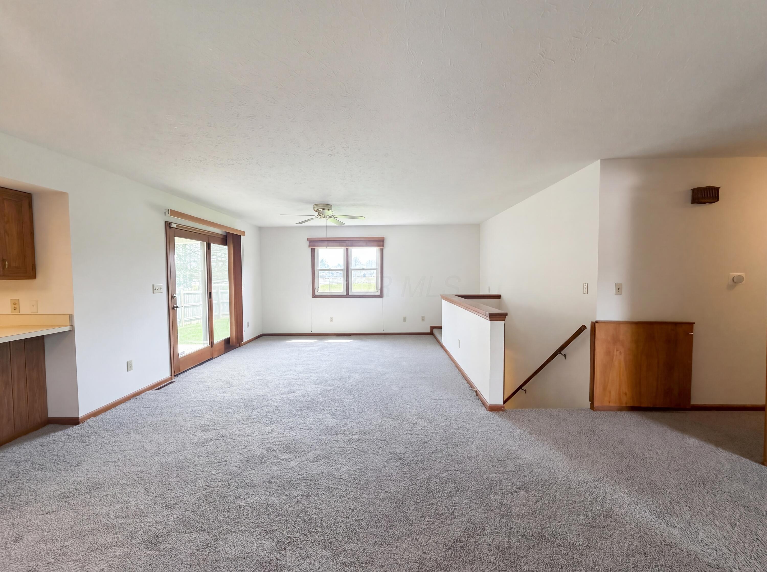 610 Executive Boulevard Property Photo 7