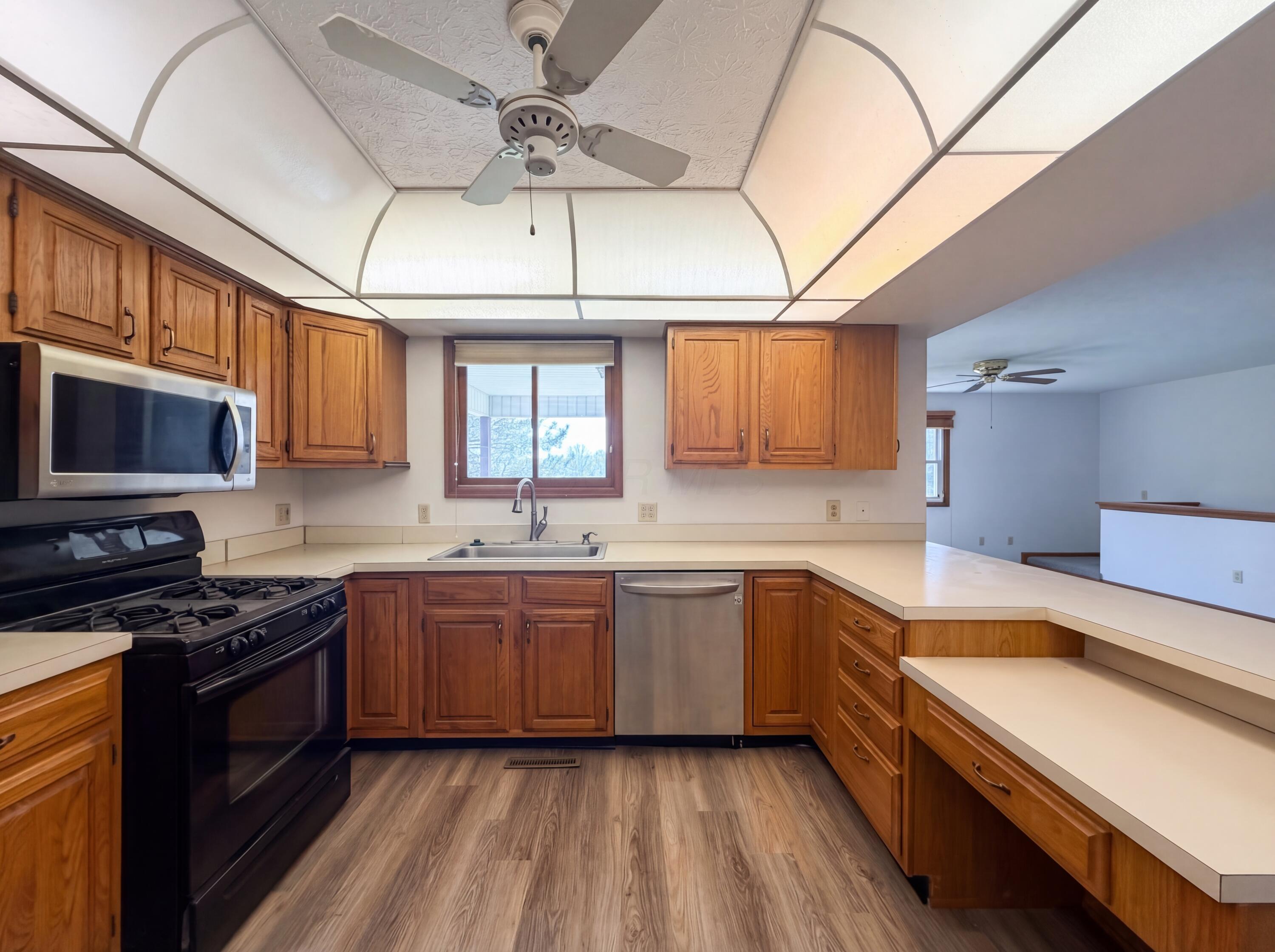 610 Executive Boulevard Property Photo 9