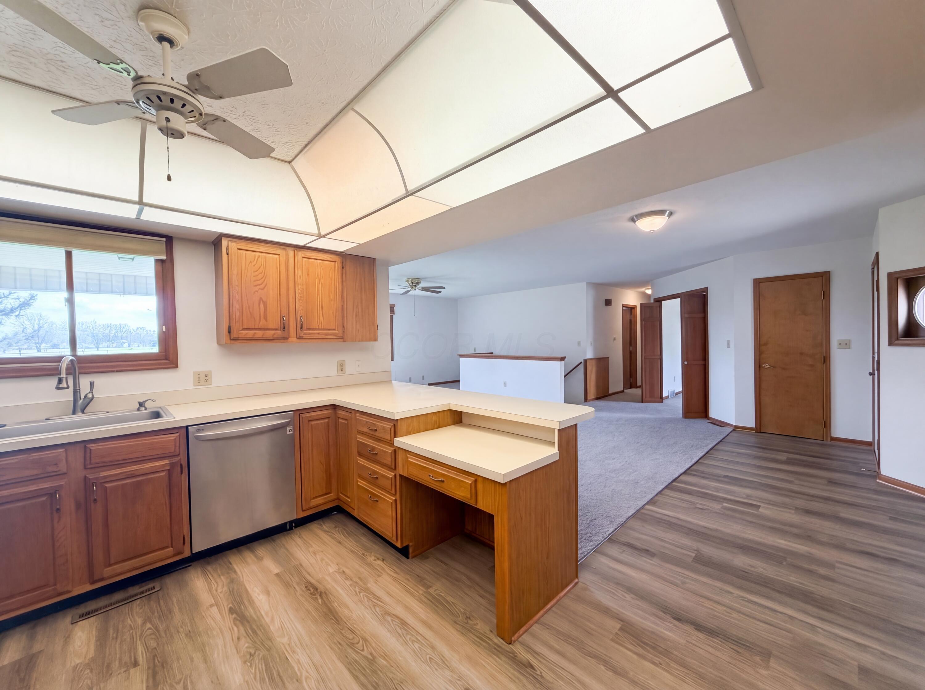 610 Executive Boulevard Property Photo 10