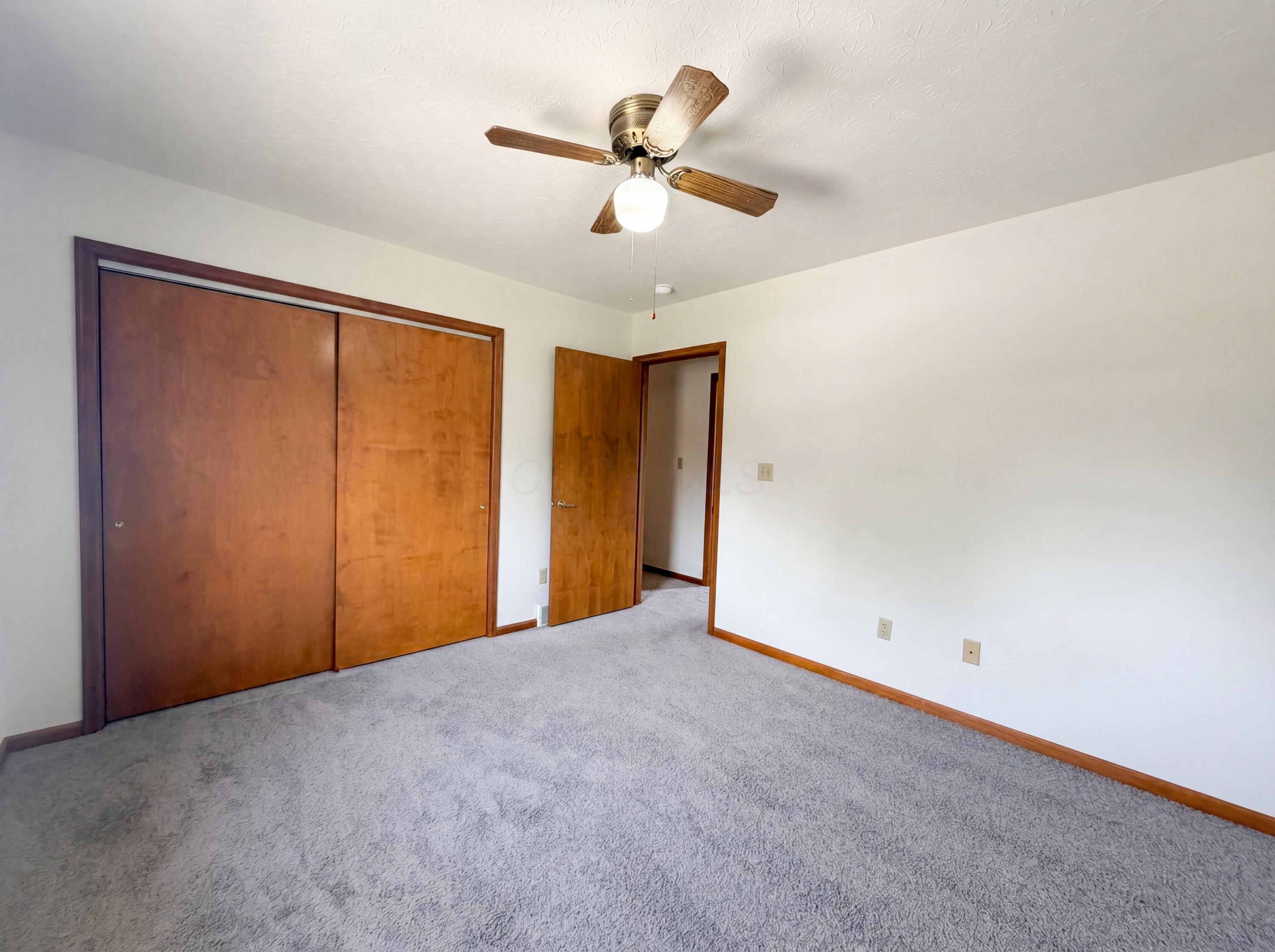 610 Executive Boulevard Property Photo 13