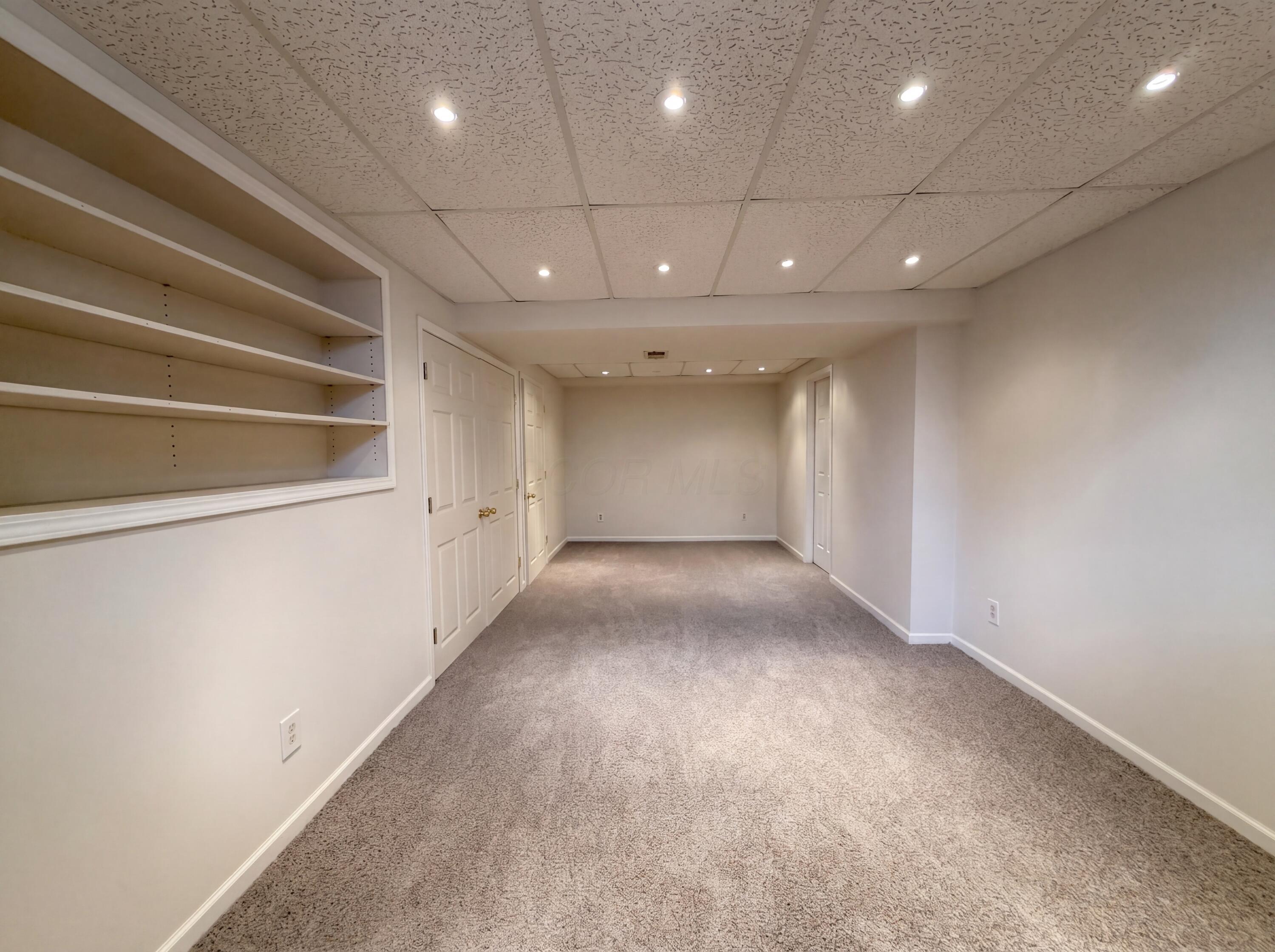 610 Executive Boulevard Property Photo 22